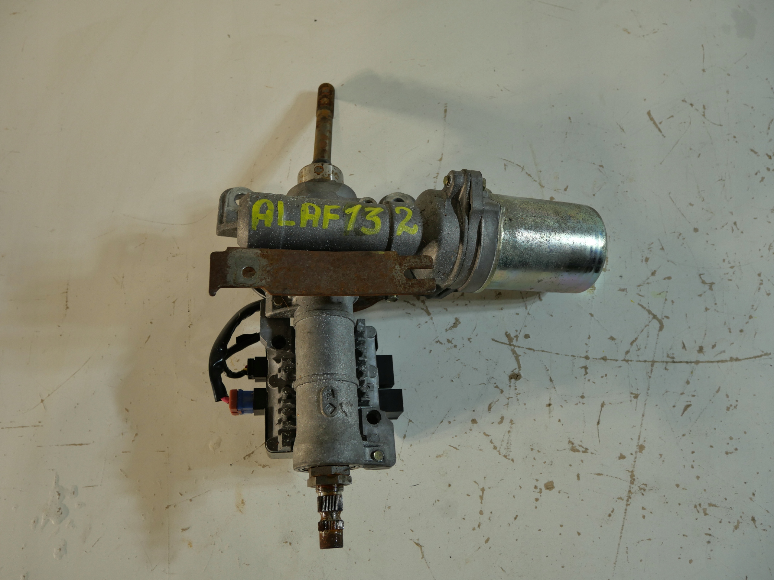 control steering wheel rod OPEL 13136675