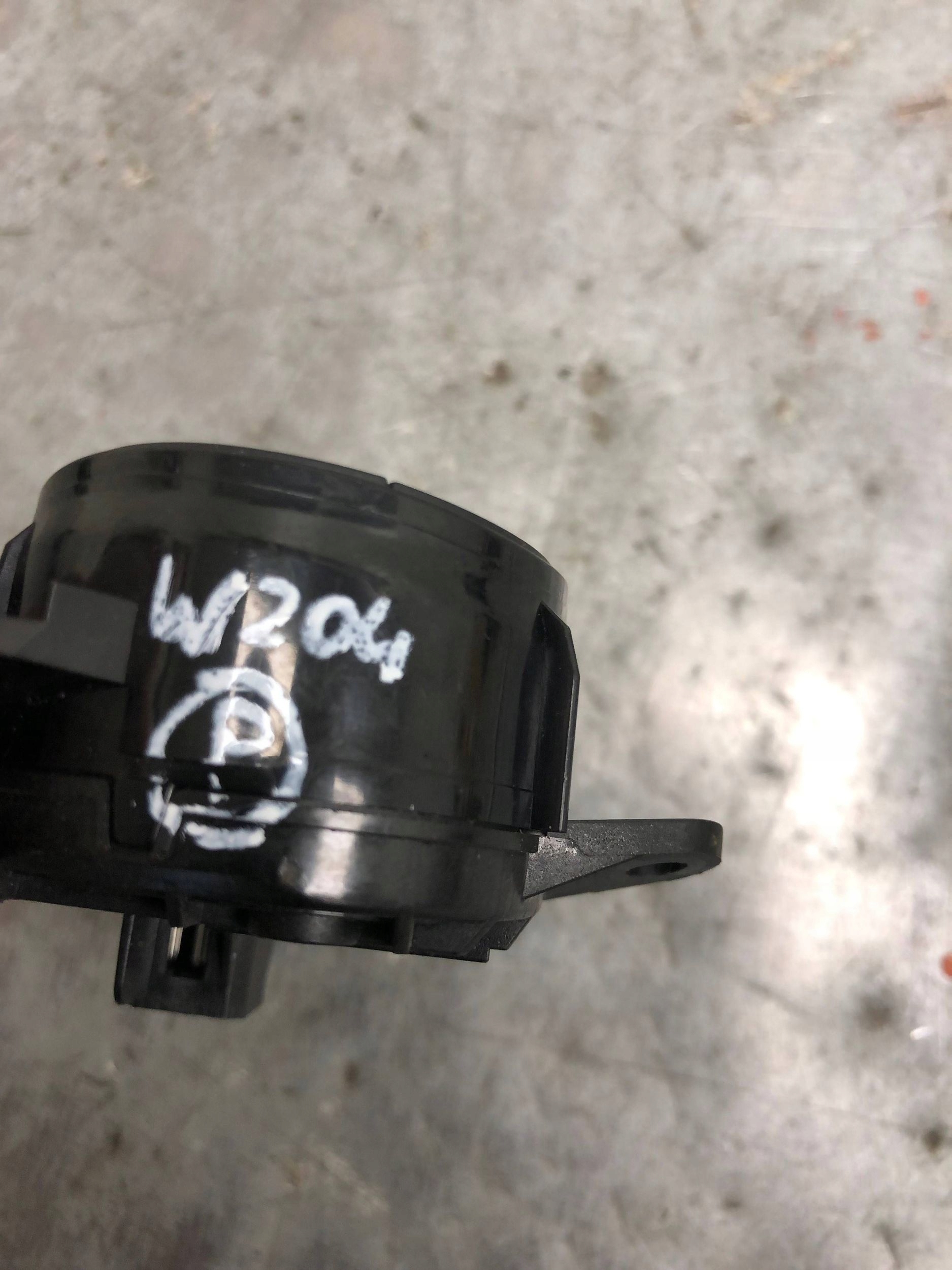 MULTIFUNKCJA Volant MERCEDES W204 A2048210051