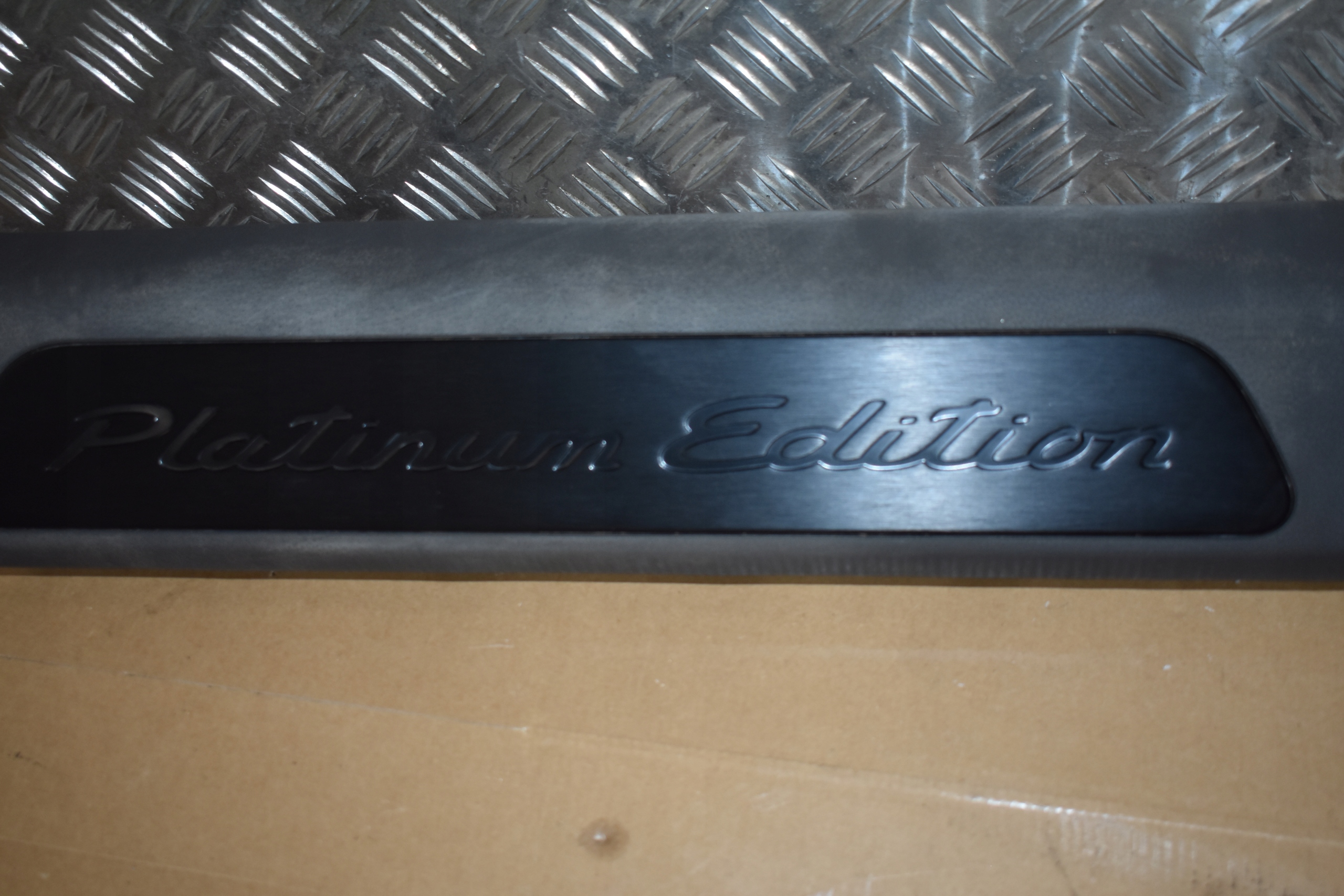 moulding threshold right PORSCHE PANAMERA 971 ACHATGRAU 1