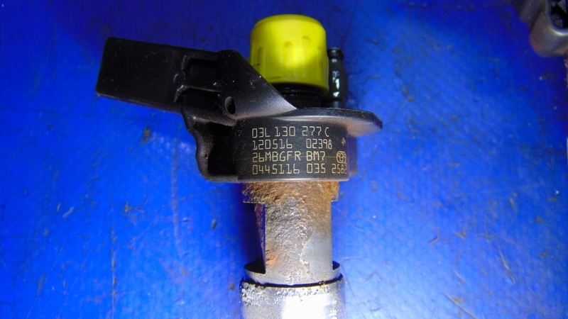injector 03L130277C 2.0TDI VW TRANSPORTER T5 T6