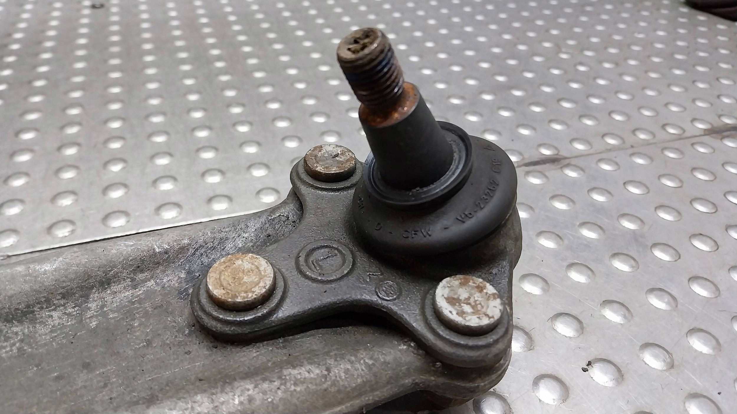 arm left front 3C0407153B VW PASSAT B6 CC 07-12