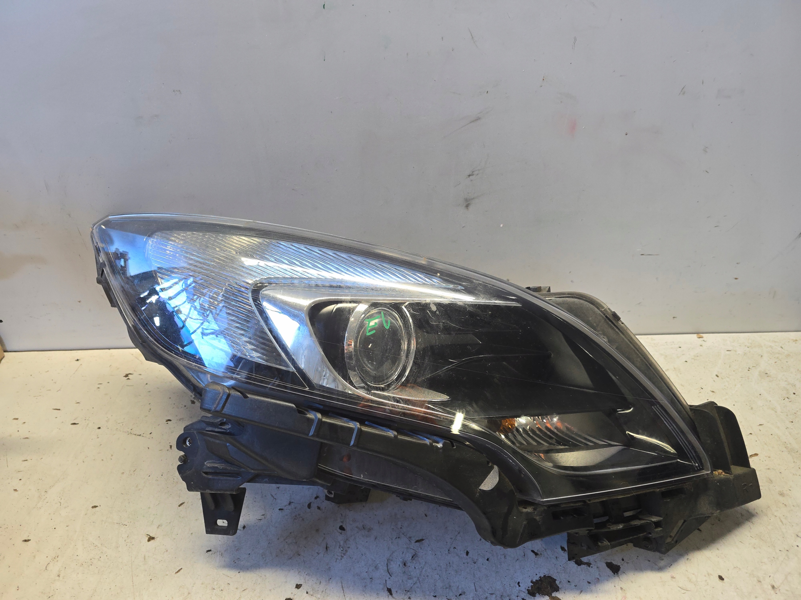 OPEL ZAFIRA C REFLEKTOR light right front right lens 13399859 EU +support
