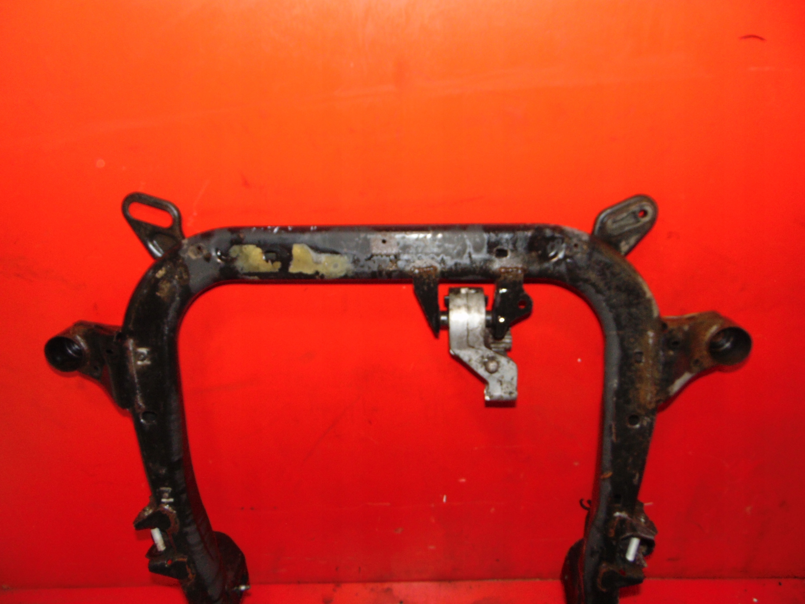OPEL ASTRA 3 H III GTC axle beam subframe axle beam TRAWERS front 2.0T sider front