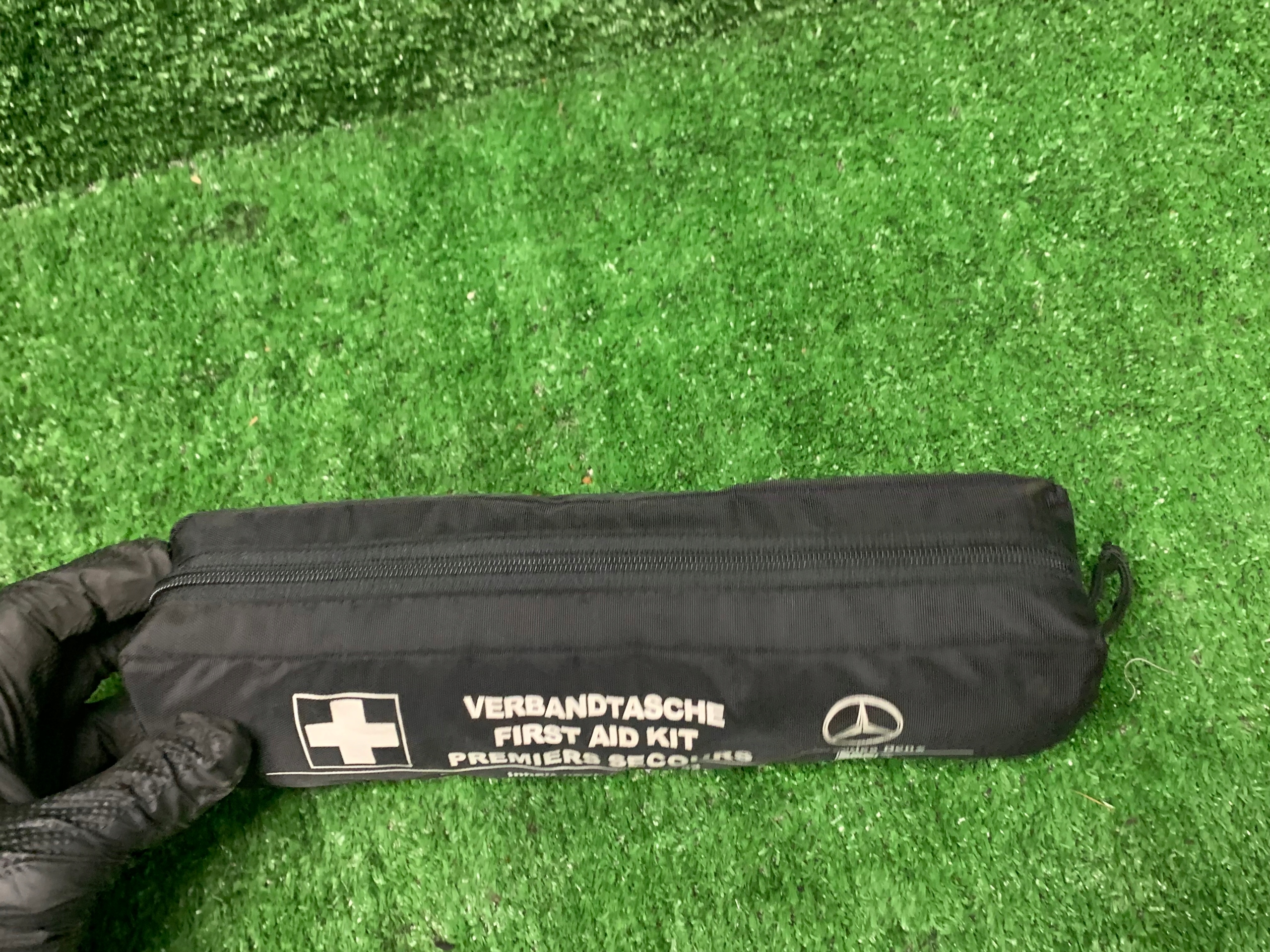 Mercedes S211 W211 first aid kit A2118600250