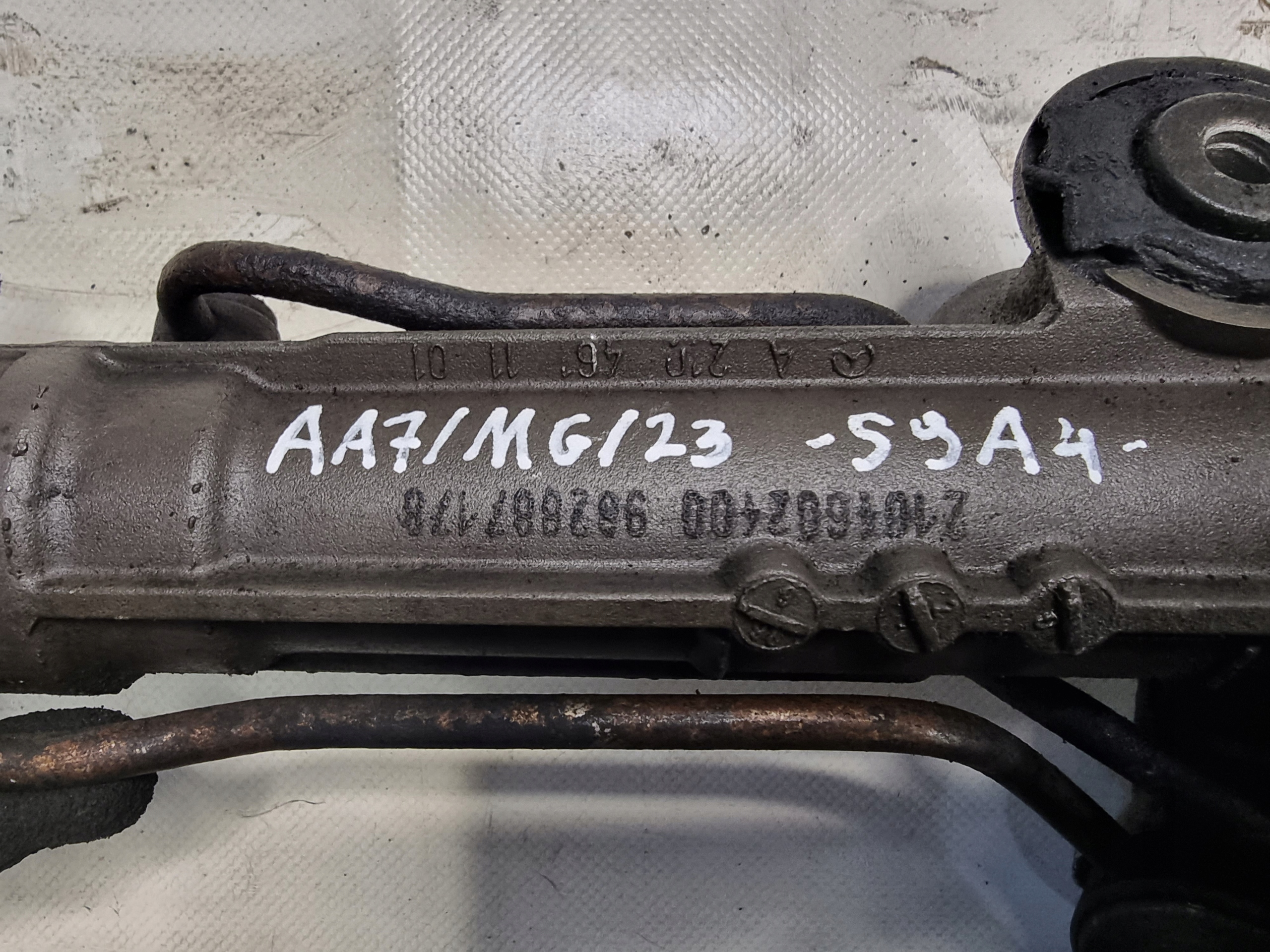 Boîter direction Boîter direction OE A2104602884 MERCEDES E KLASA W210