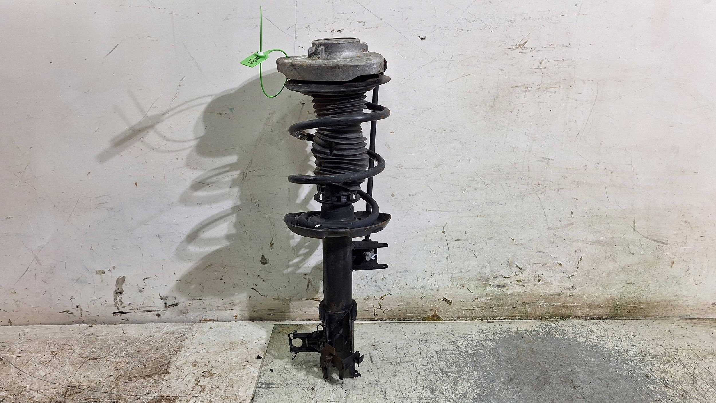 shock absorber right front A2463209013 MERCEDES W176 W246