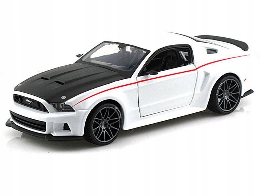 Ford Mustang Street Racer 2014 Bílý Maisto 1:24 1/24 Model Auta 31506