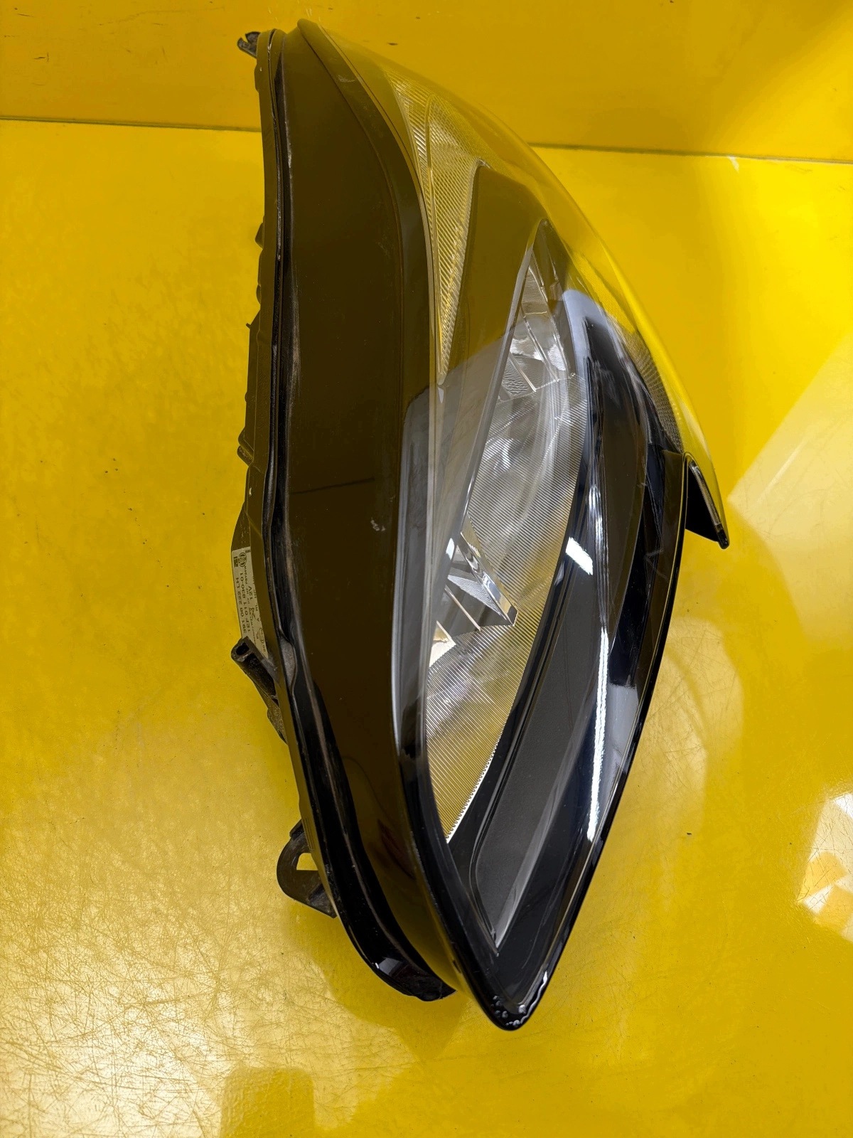 light left front Opel Corsa E 2014-2019 Zwykla 1EF011830-01