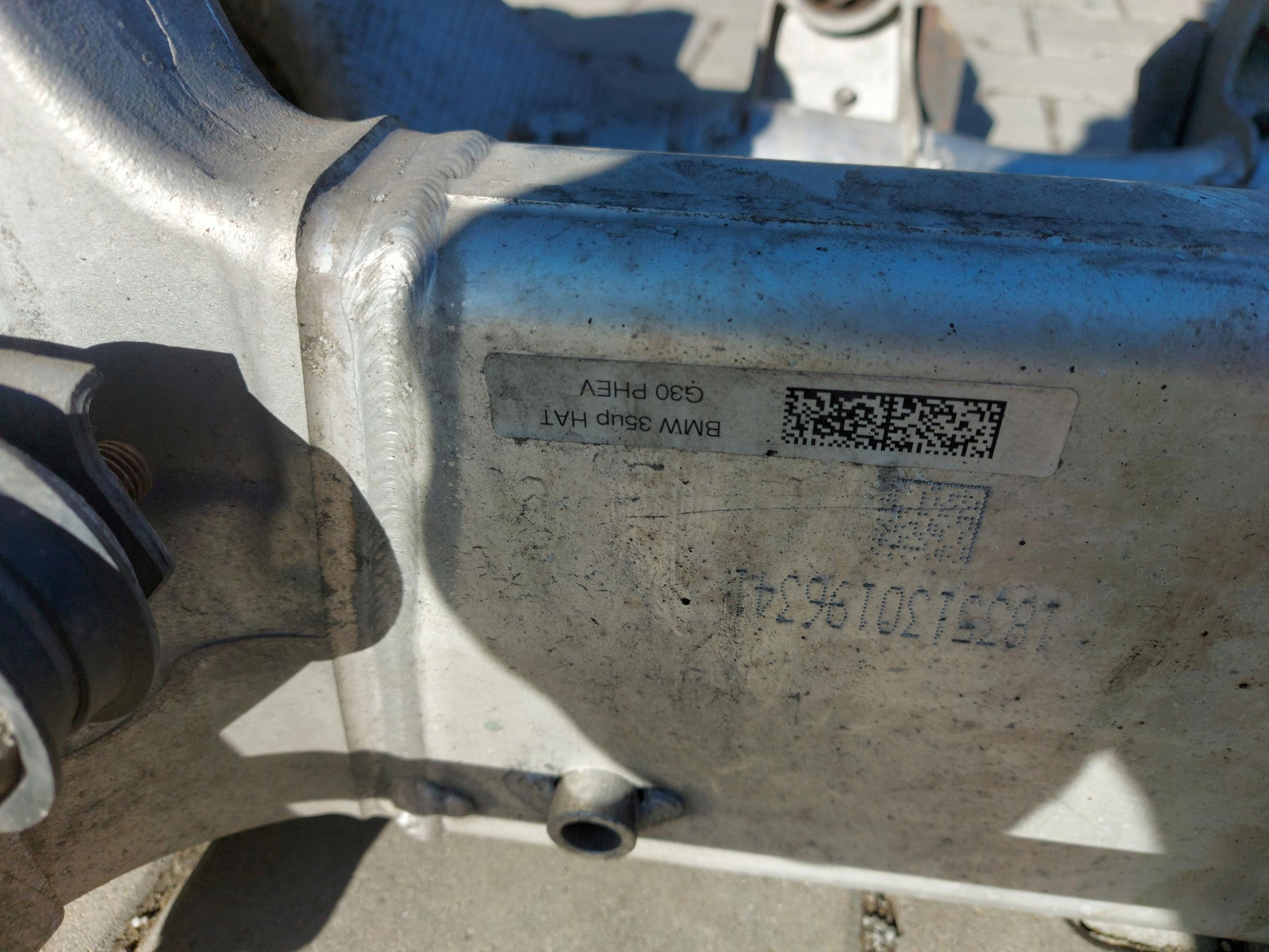 BMW G30 530E axle beam axle beam subframe rear part 6886057