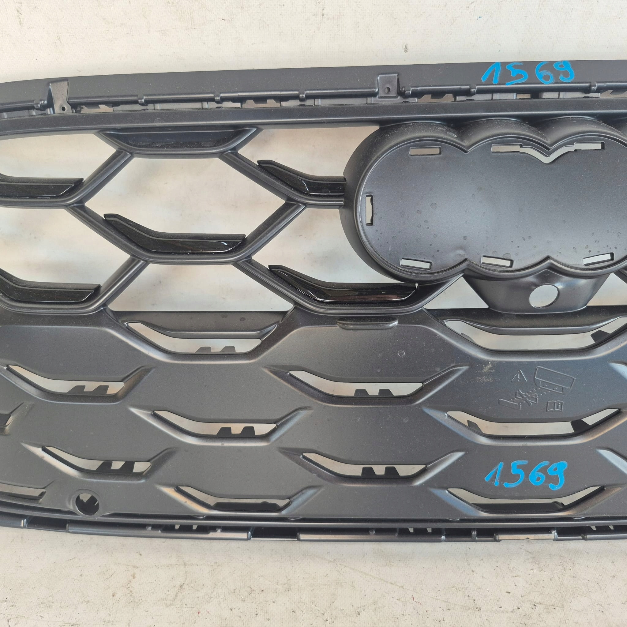 AUDI A5 S5 B10 8B3 24- grill grille radiator 8B3853653B