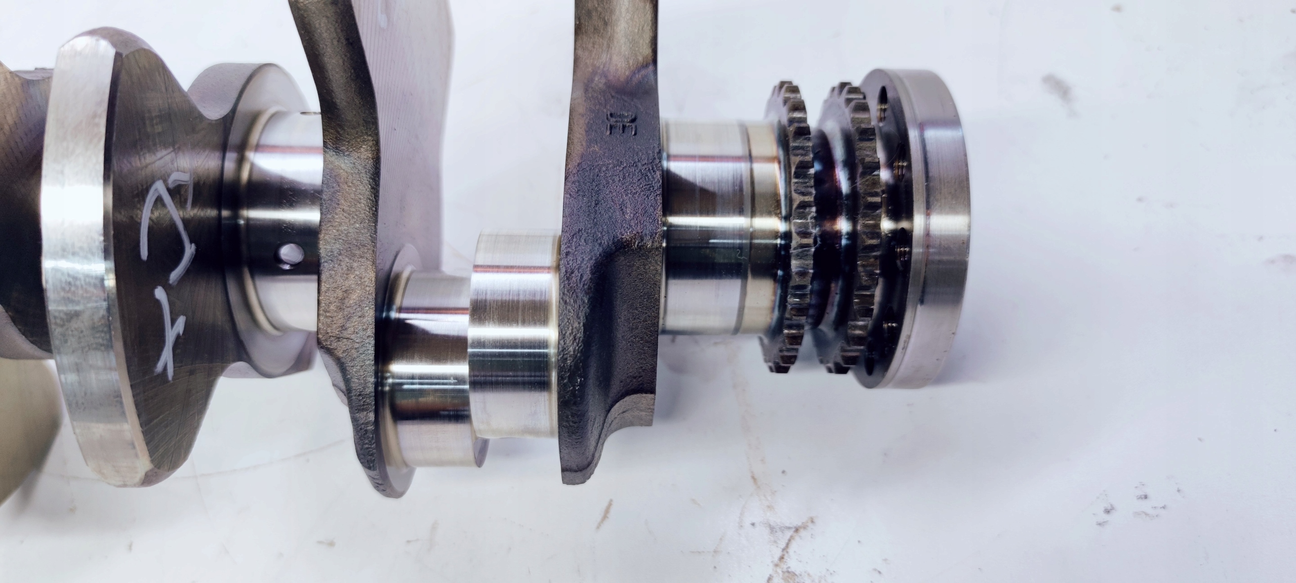 crank AUDI A6 C6 2.4 BDW 06EG *2* BDB