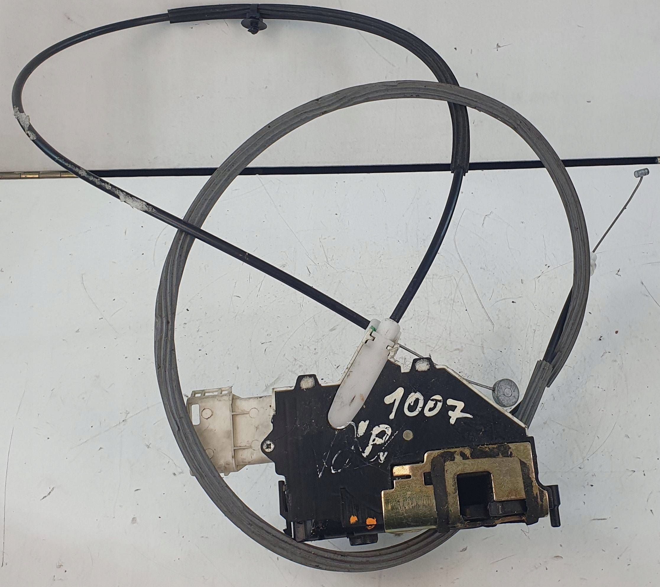 Peugeot 1007 lock door przednich right front