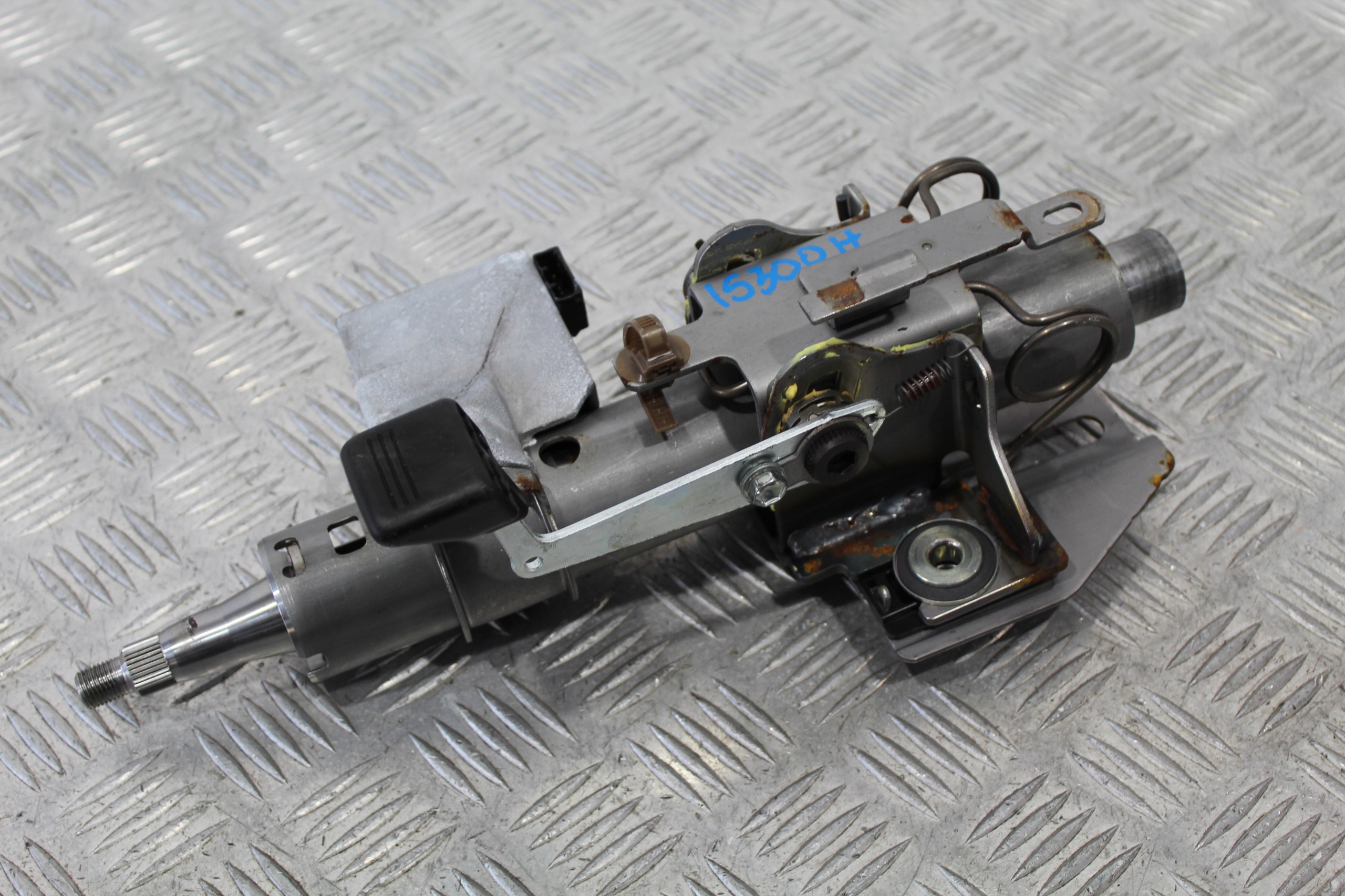 steering wheel rod LEXUS IS 300H
