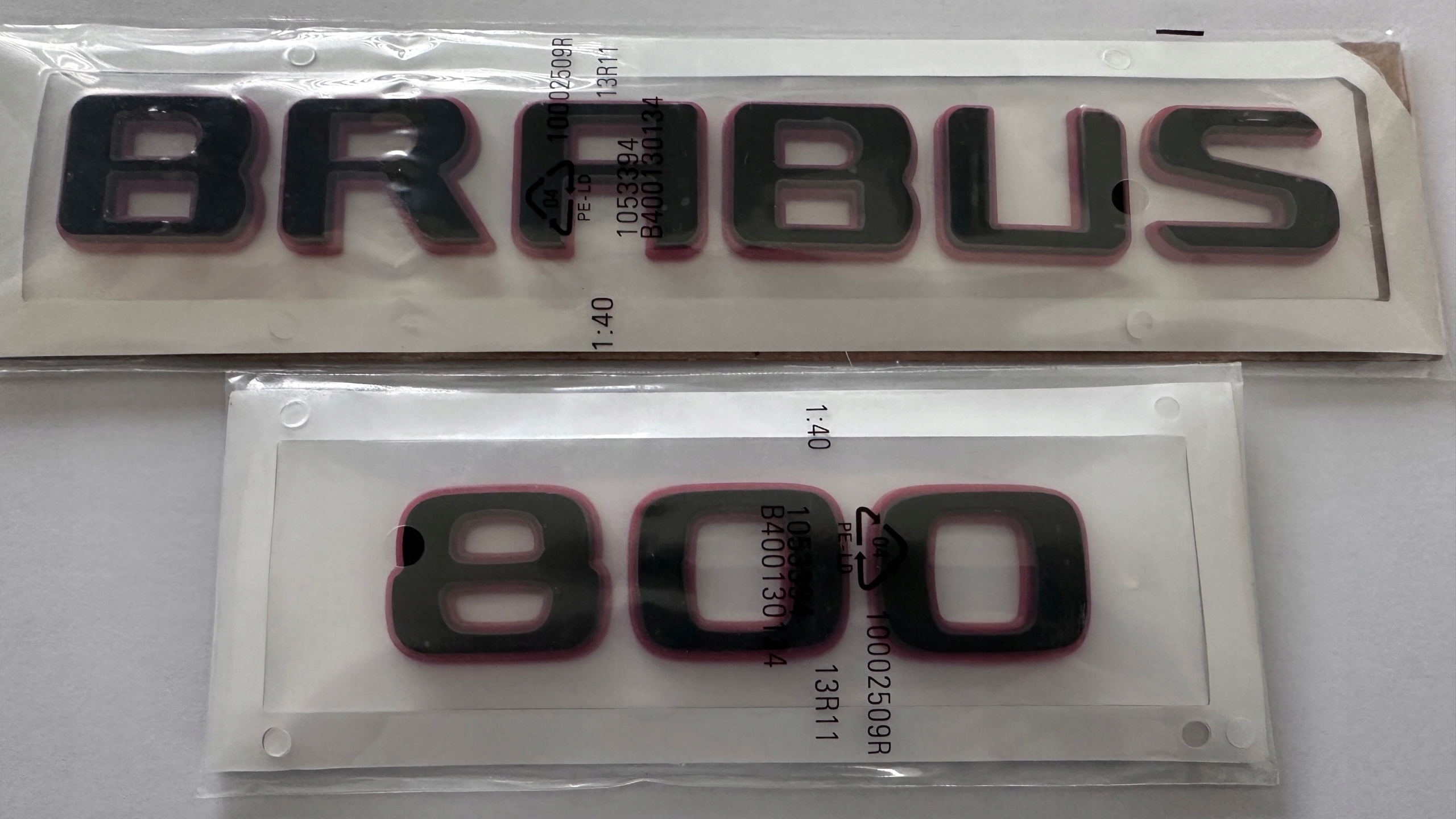 Brabus 800 emblém znak nápis čierno-červená