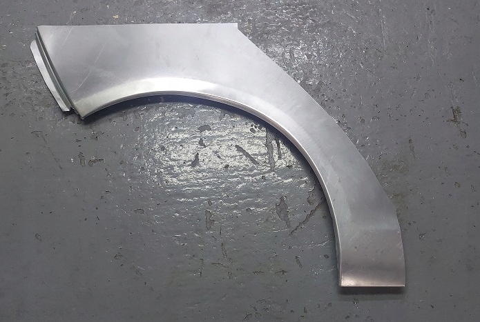 VW GOLF V HAT 03-09 REPERATURKA BŁOTNIKA TYŁ PRAWA