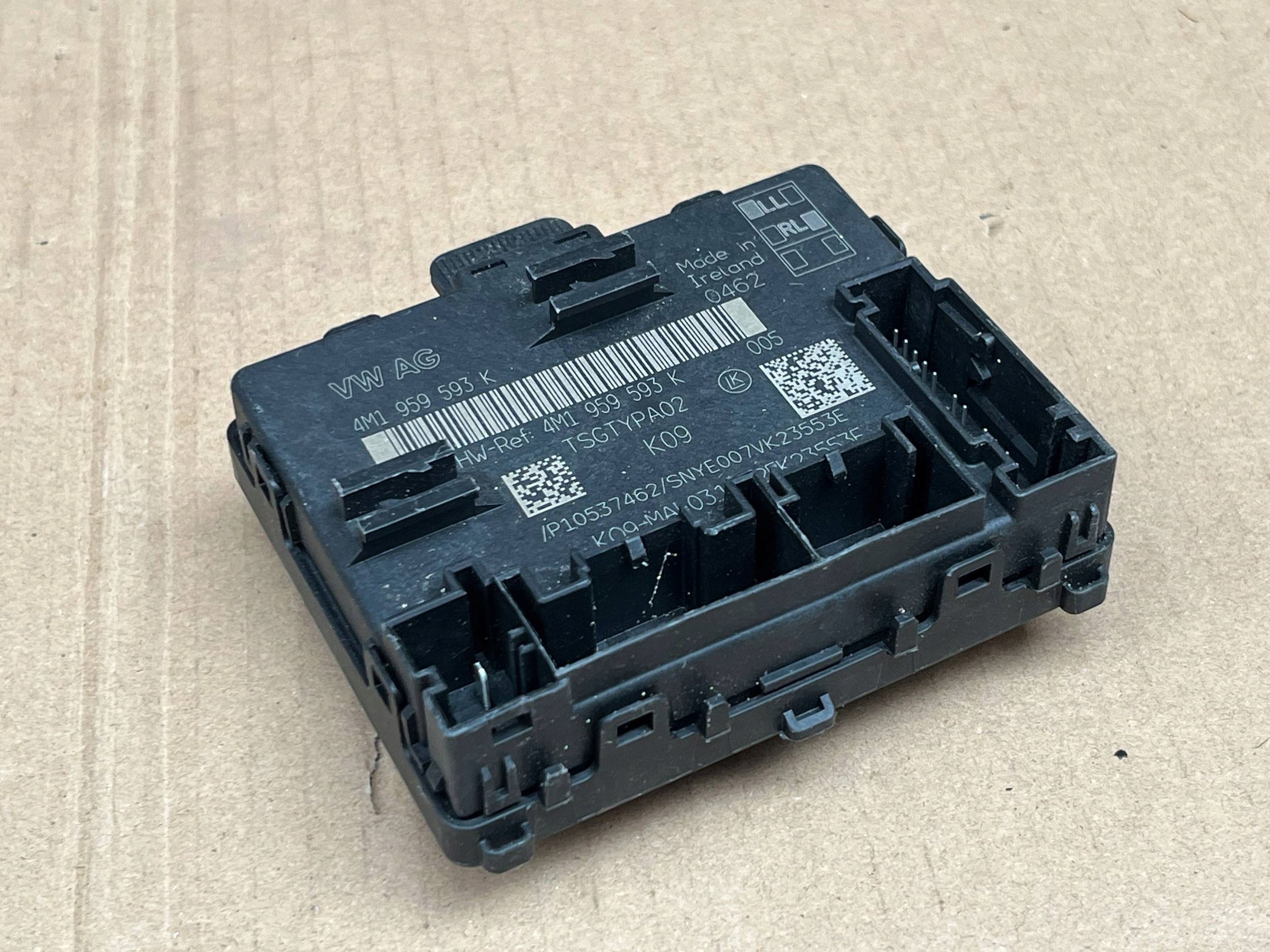 module door VW SKODA original 4M1959593K !J