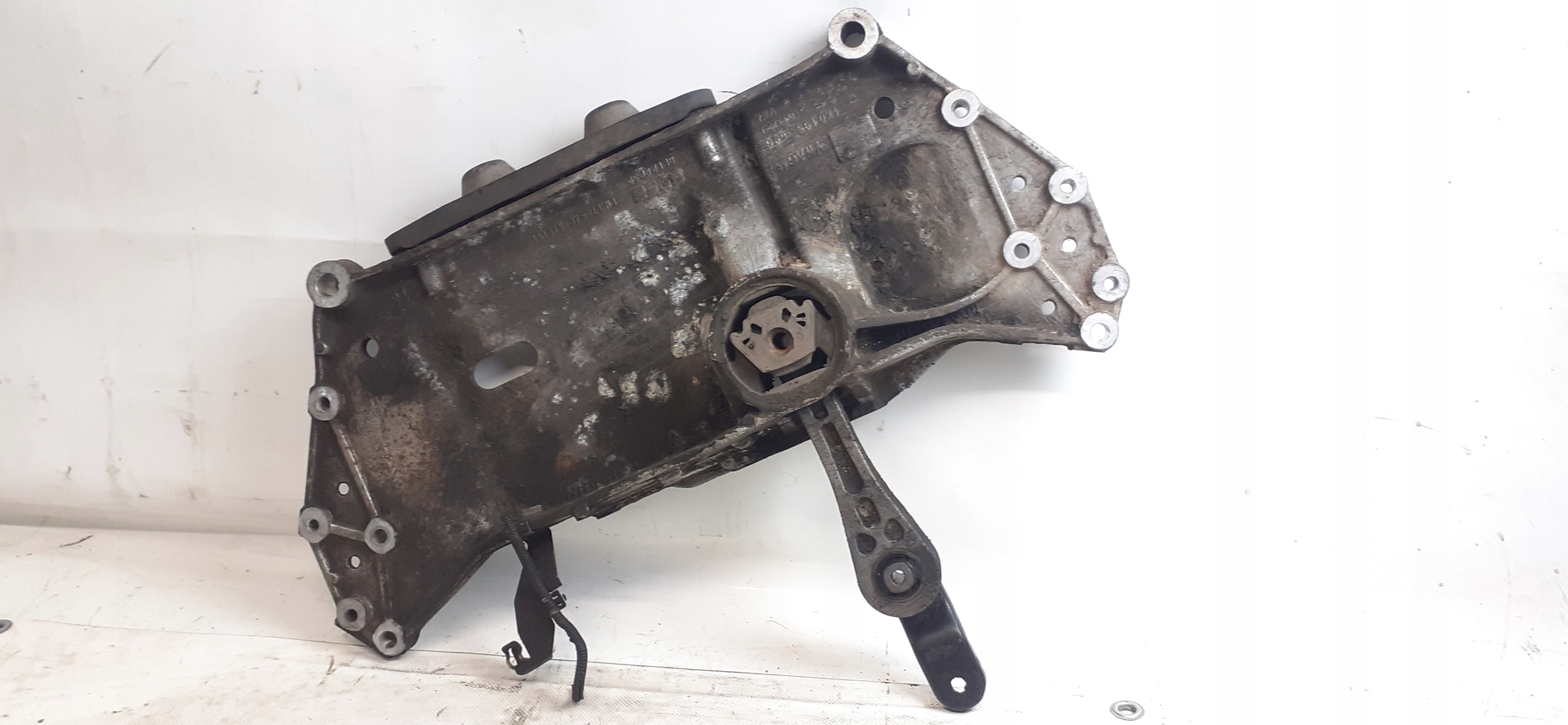 Skoda Octavia II 1.9 TDI axle beam sider front 1K01993696