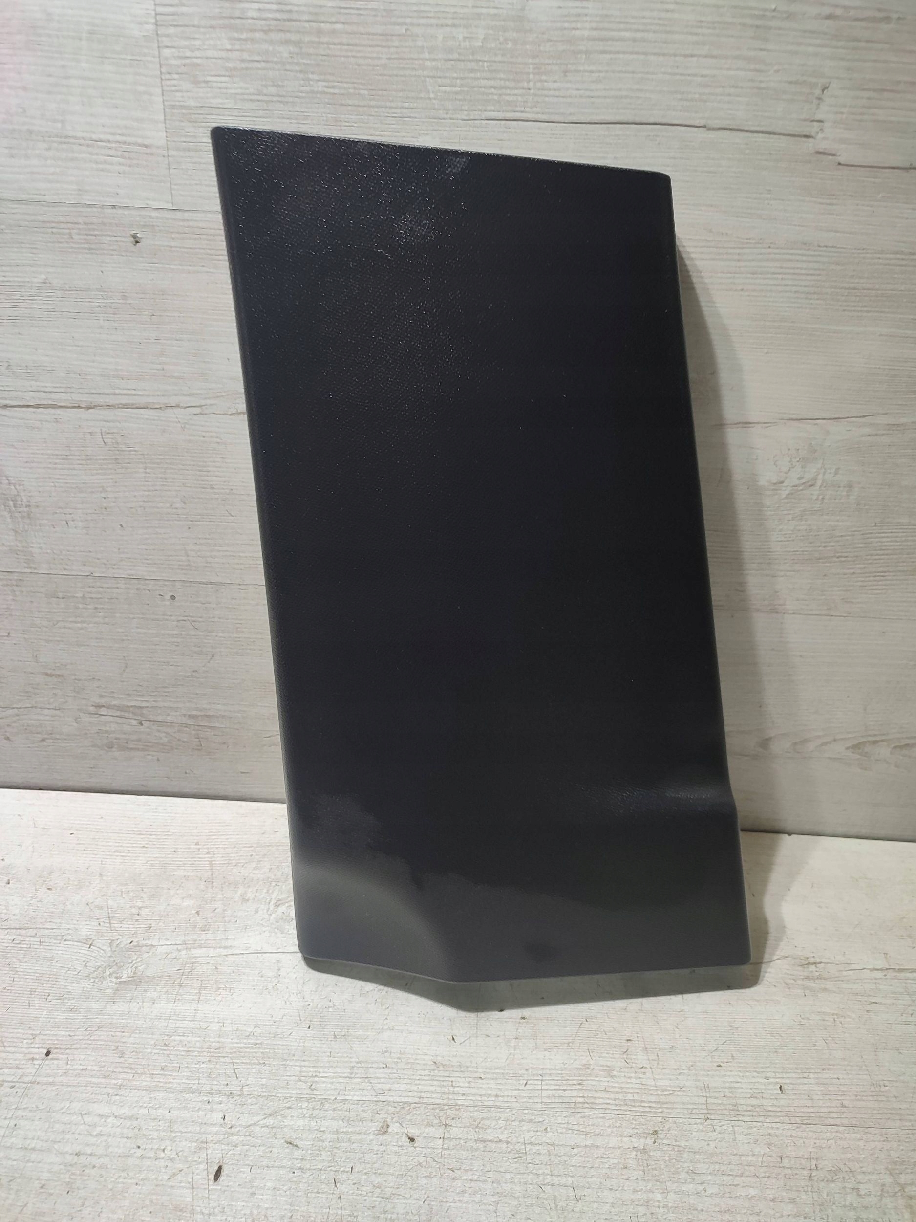 Peugeot 2008 II 2020 left side cover lower slupka / B