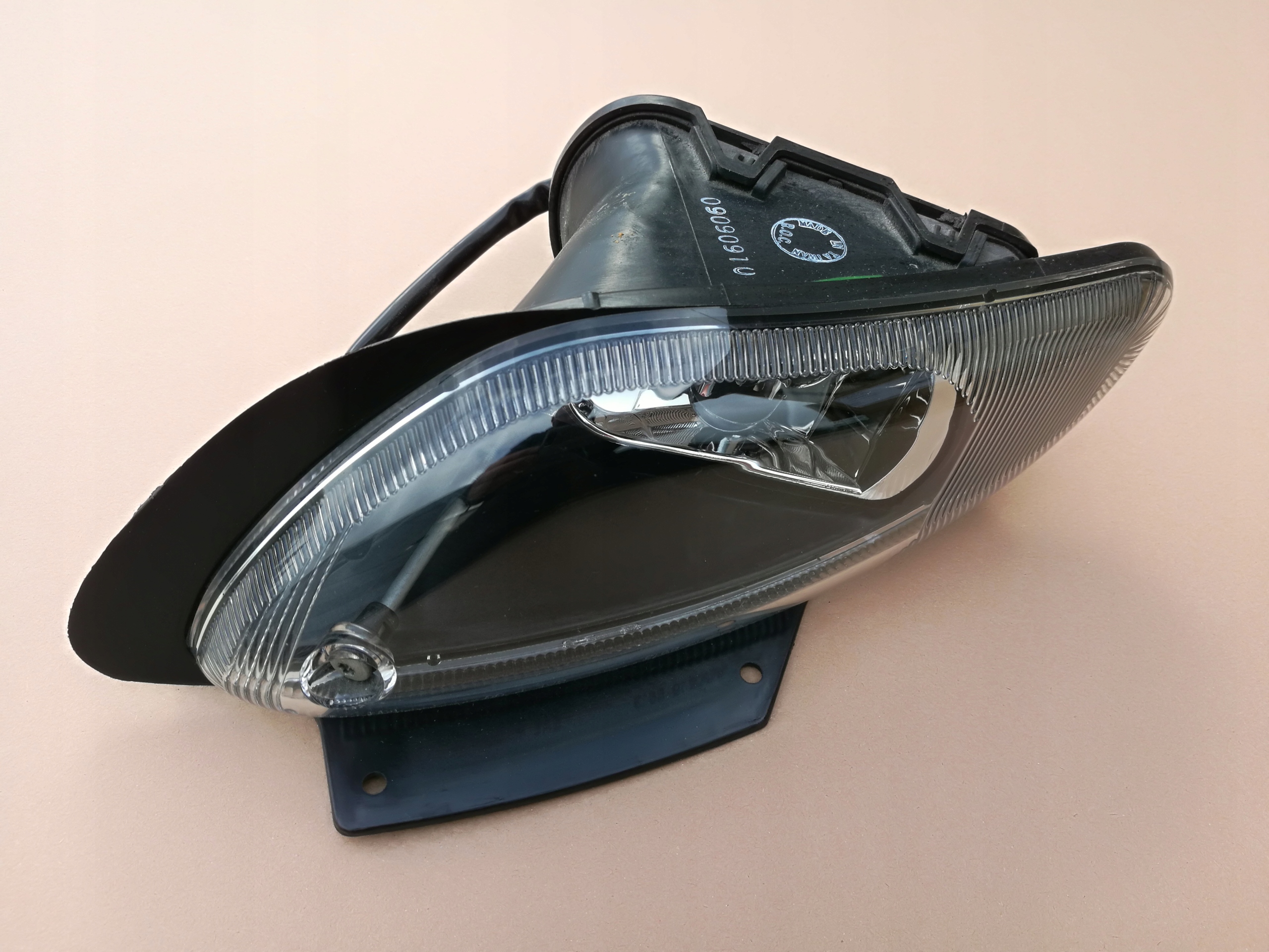 CHRYSLER 300M 98-04 -- ГАЛОГЕН ПРАВИЙ НОВИЙ TYC