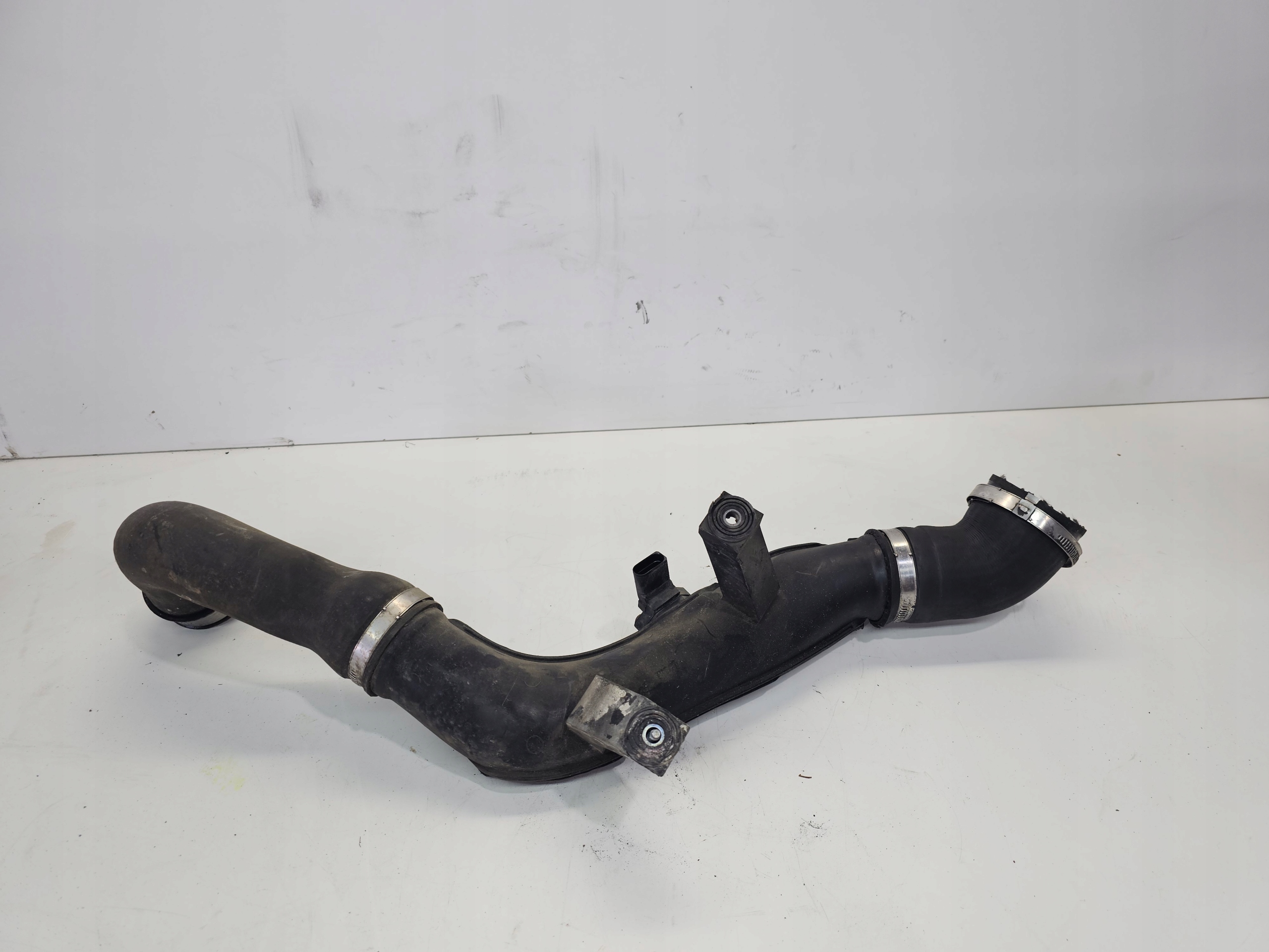 trouba hadice intercoolera AUDI VW SKODA 1K0145770N