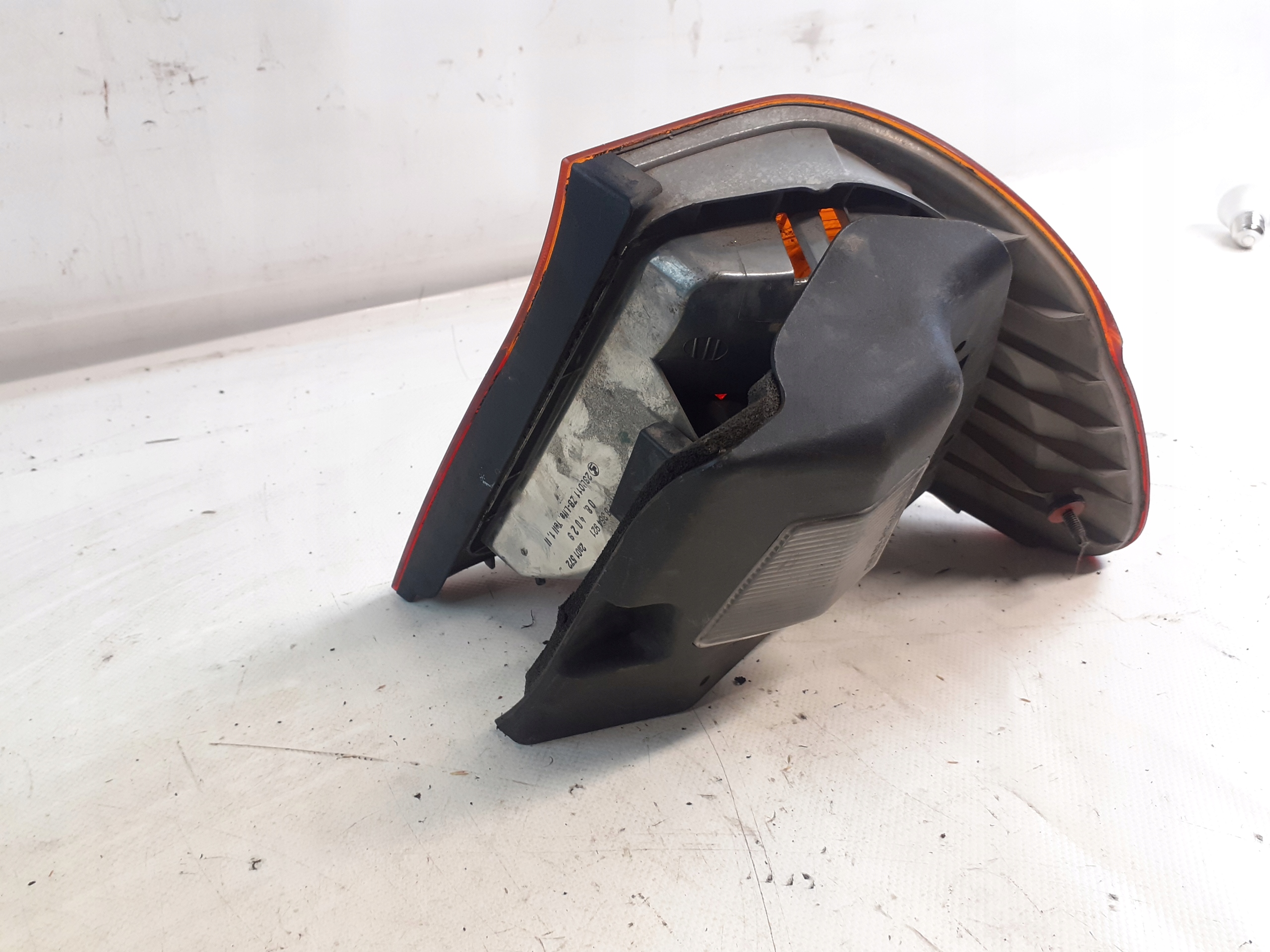 BMW E46 sedan OE 8334921 light rear part left