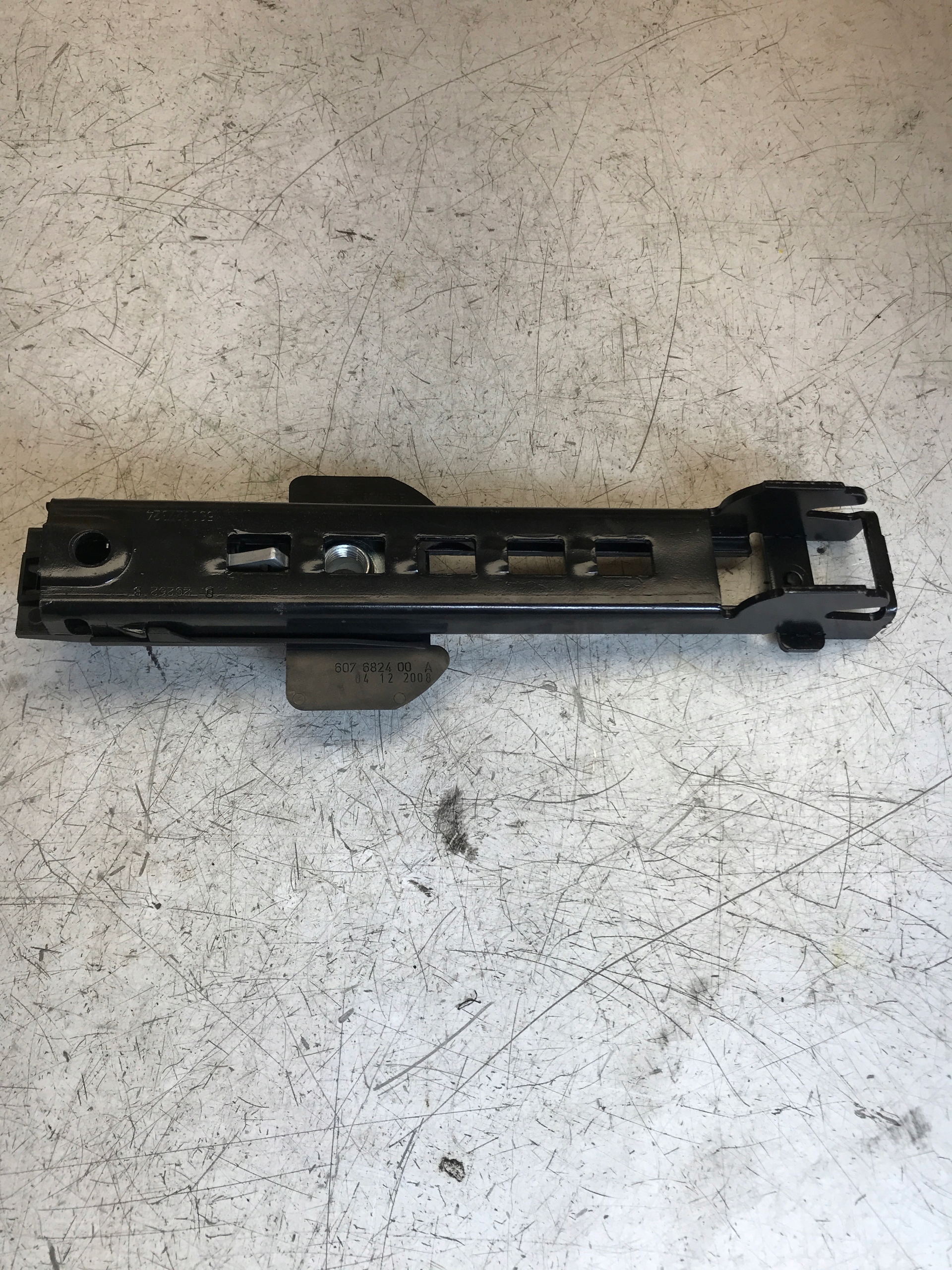 REGULACJA stěny SUWAK AUDI A6 C6 8E0857833E