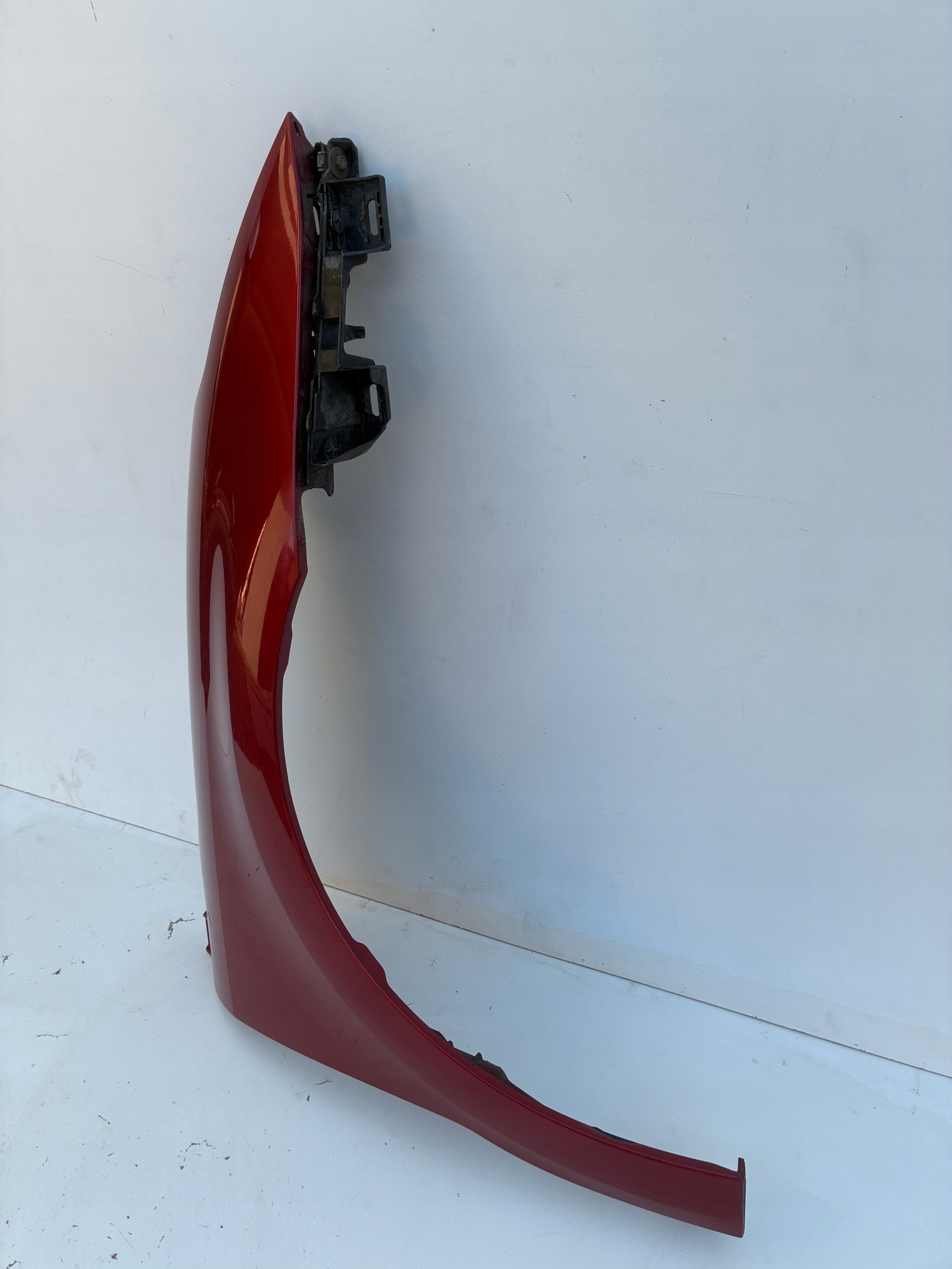 fender right front front Citroen C4 and EKQD 04-08r.