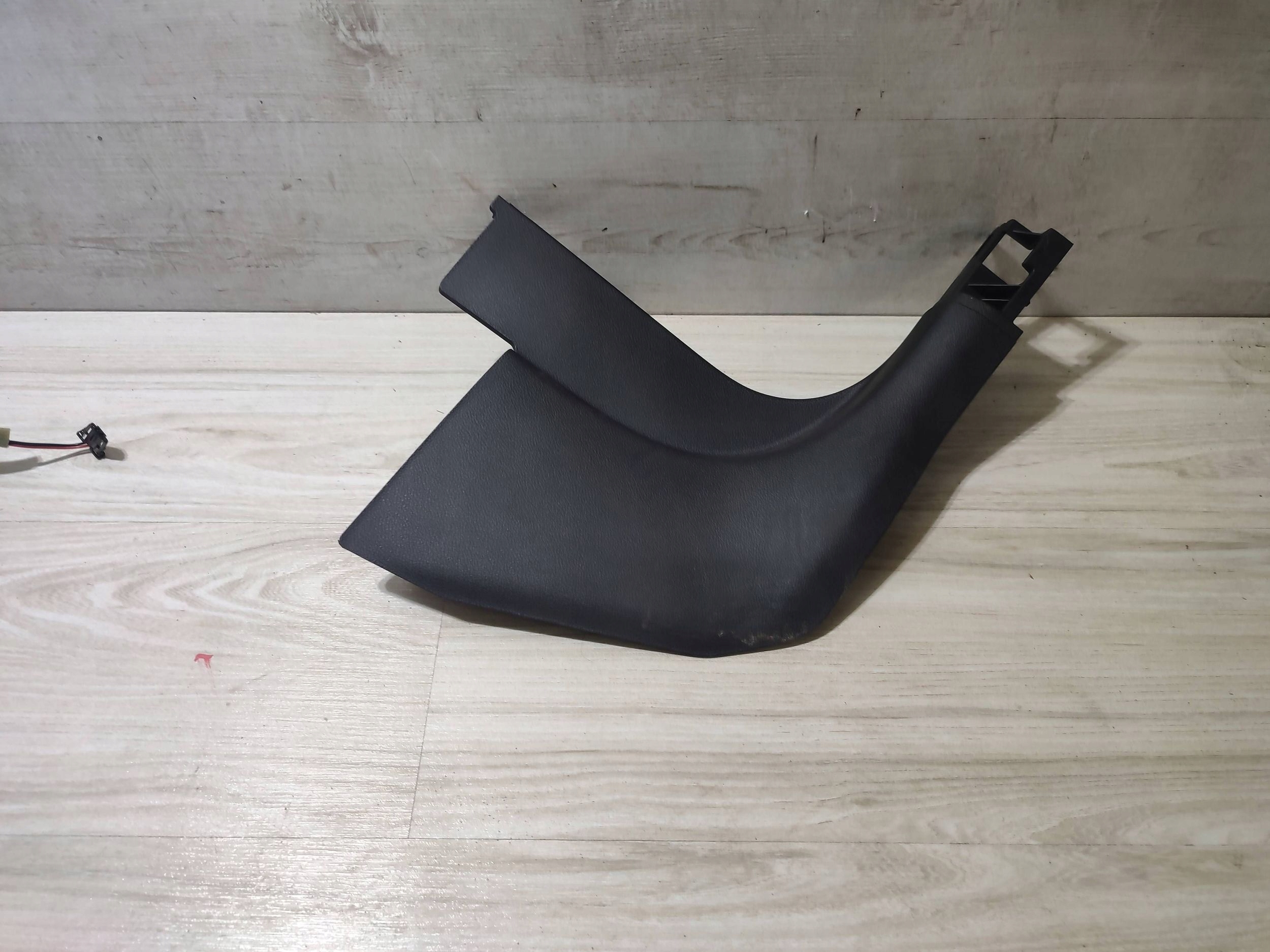 Skoda Scala 2020 front side right moulding threshold front