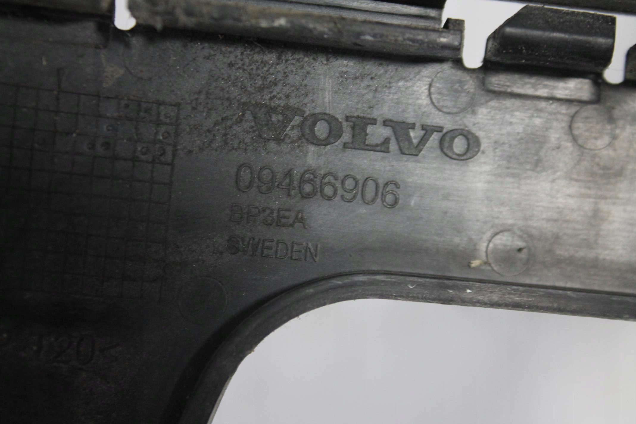 bumper bracket left rear part 09466906 VOLVO C70 II