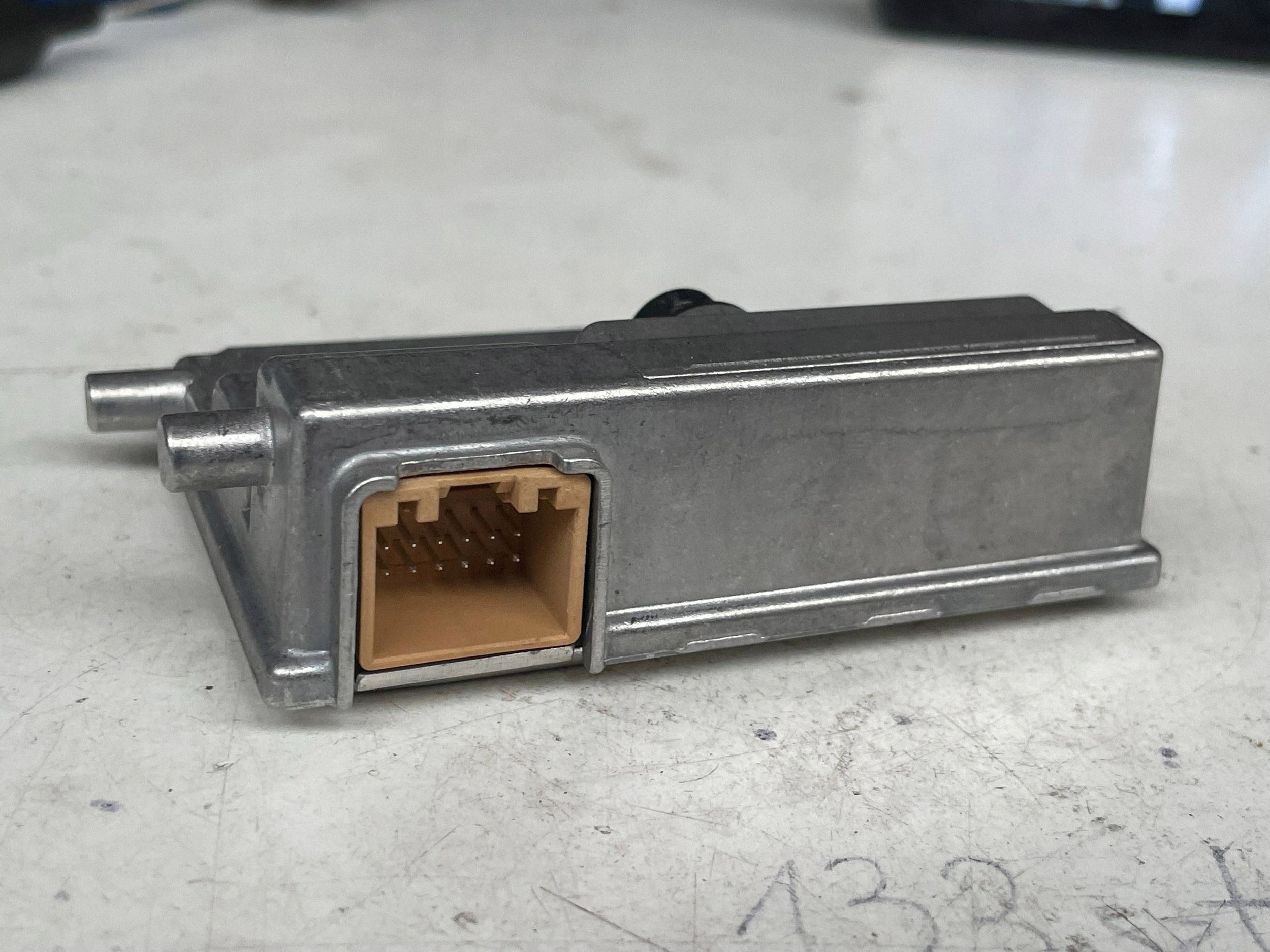 KAMERA PRZEDNIEJ windows (ADAS) AUDI A3 8Y 5WA980653F @M