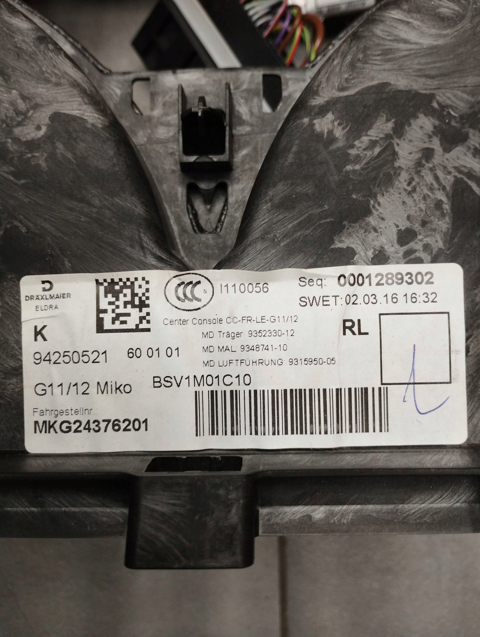 BMW 7 G11 TUNEL bracciolo 94250521 UK
