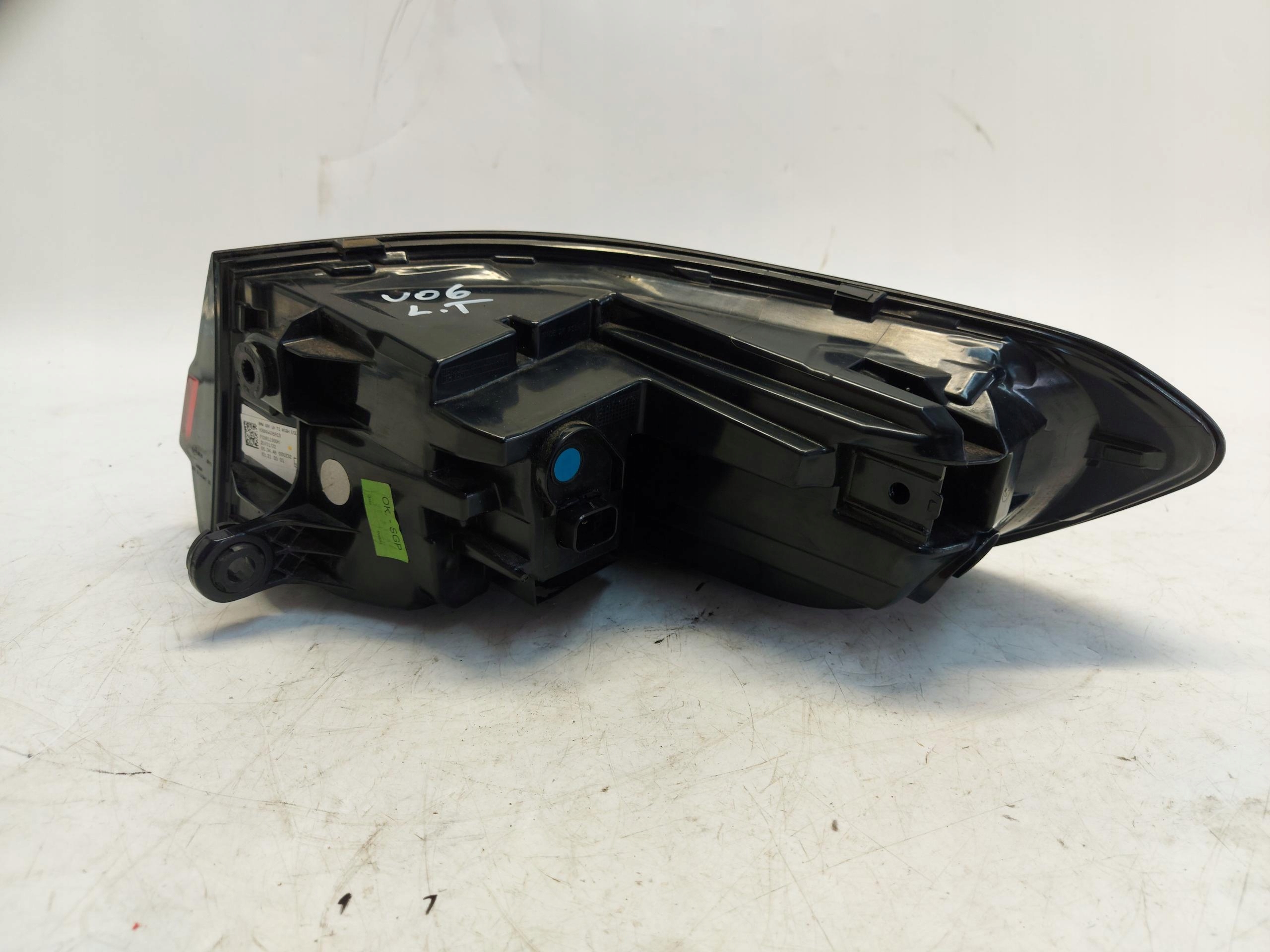 BMW U06 220d light left rear part rear m-packet H3 8494359 10