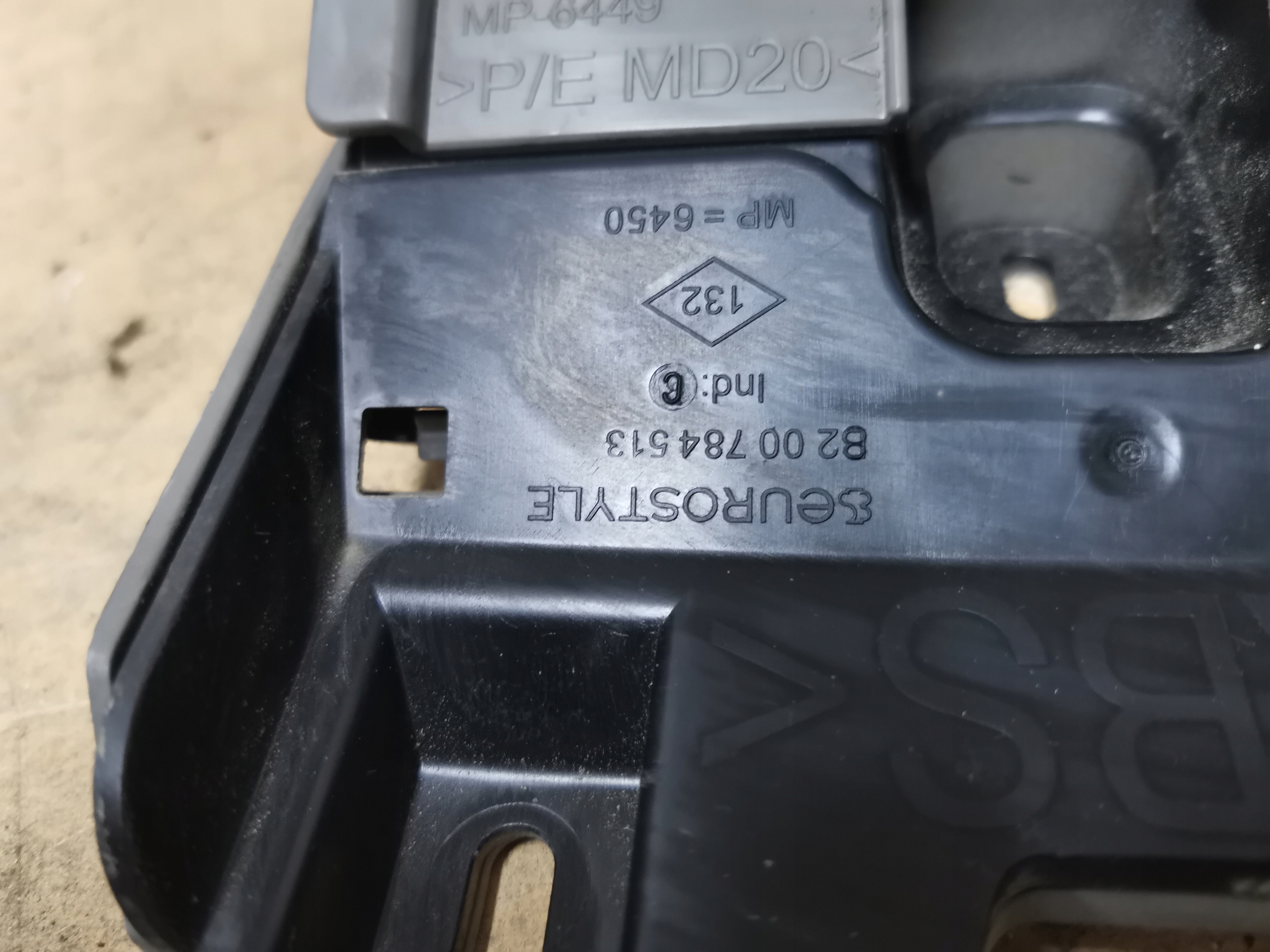 дисплей корпус renault MASTER III 280346458R