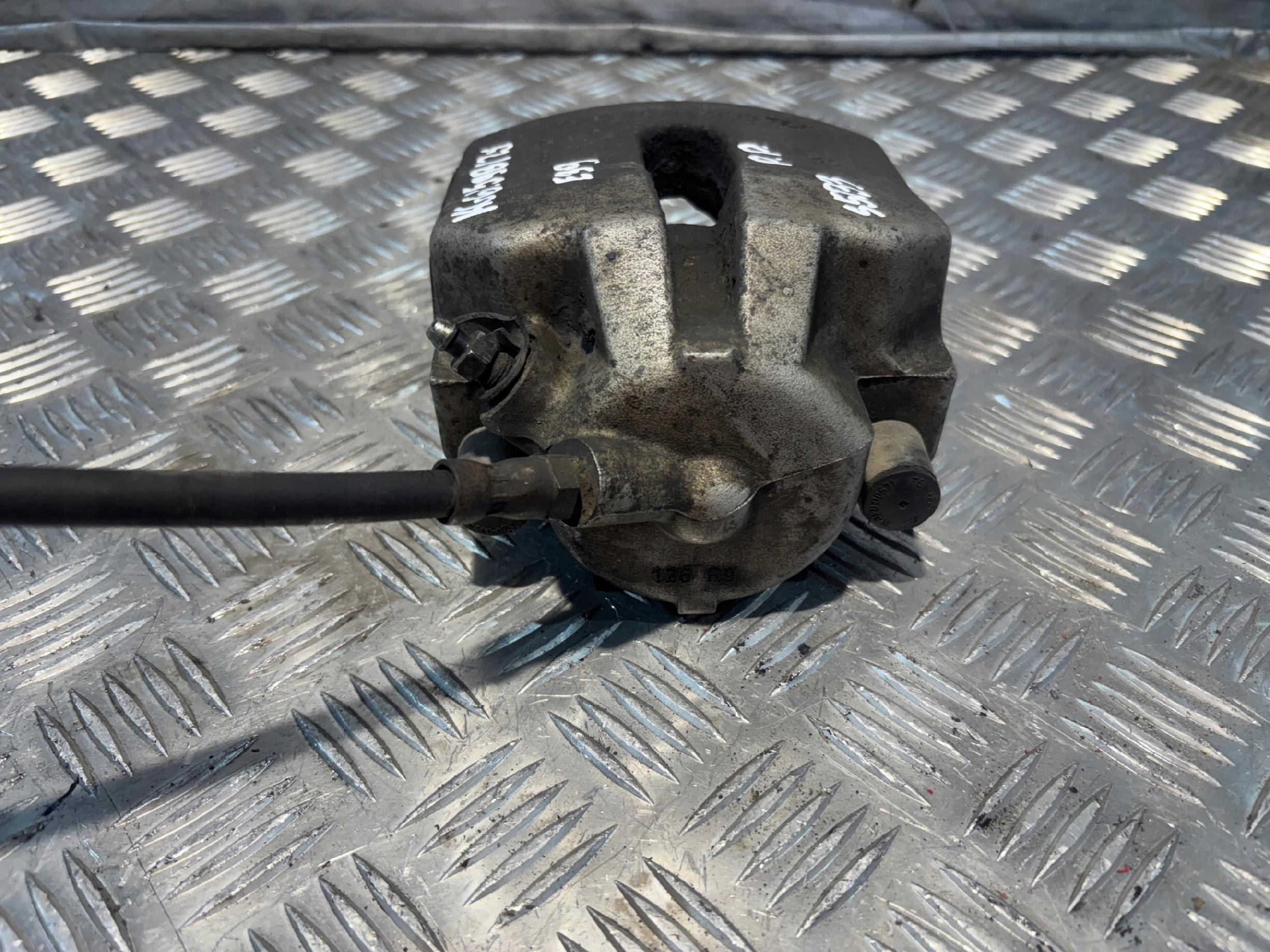 caliper brake right front BMW E39 Tournig 520i
