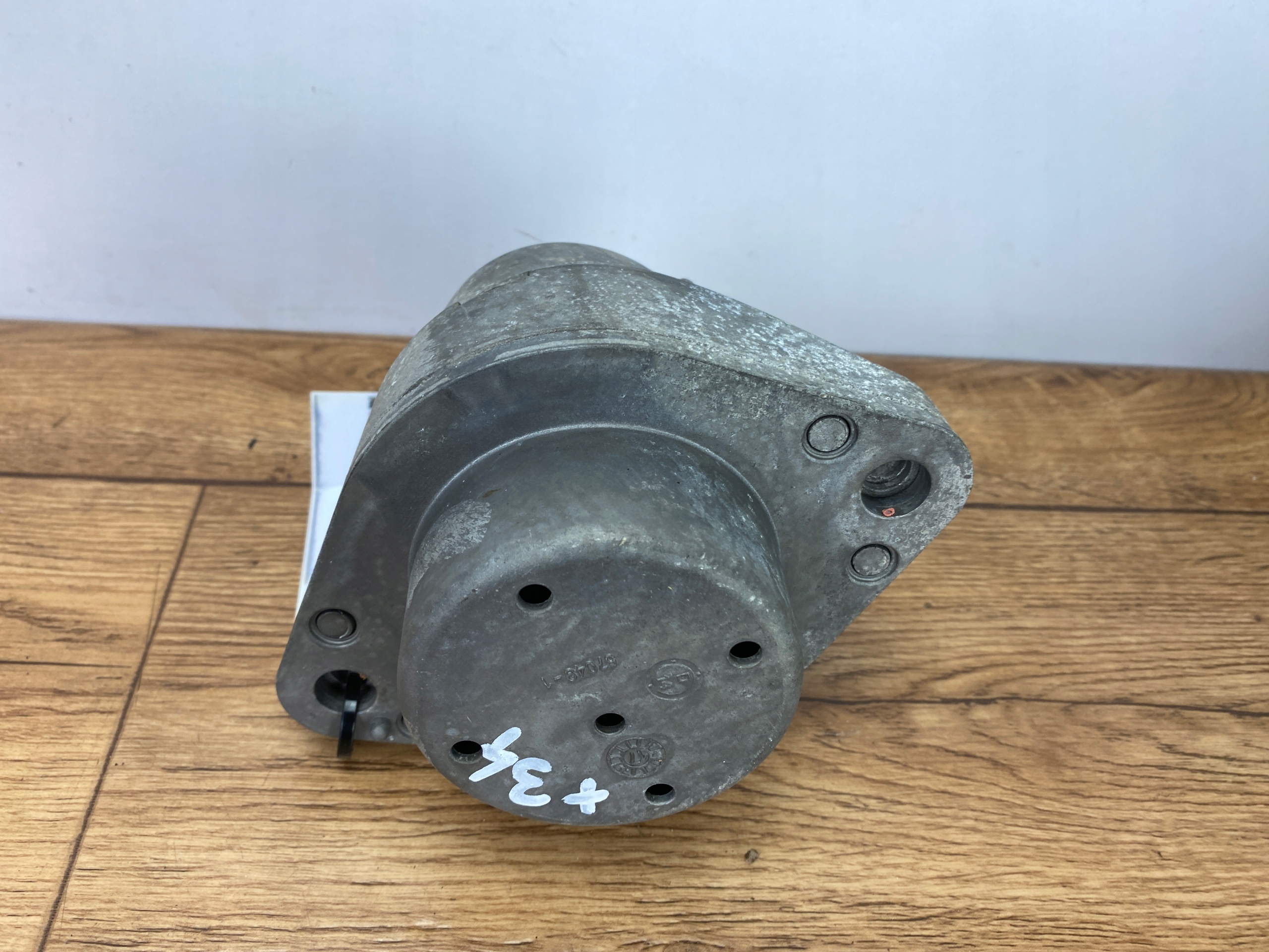 holder holder engine mount 6.2 Chevrolet Camaro 2016+ USA