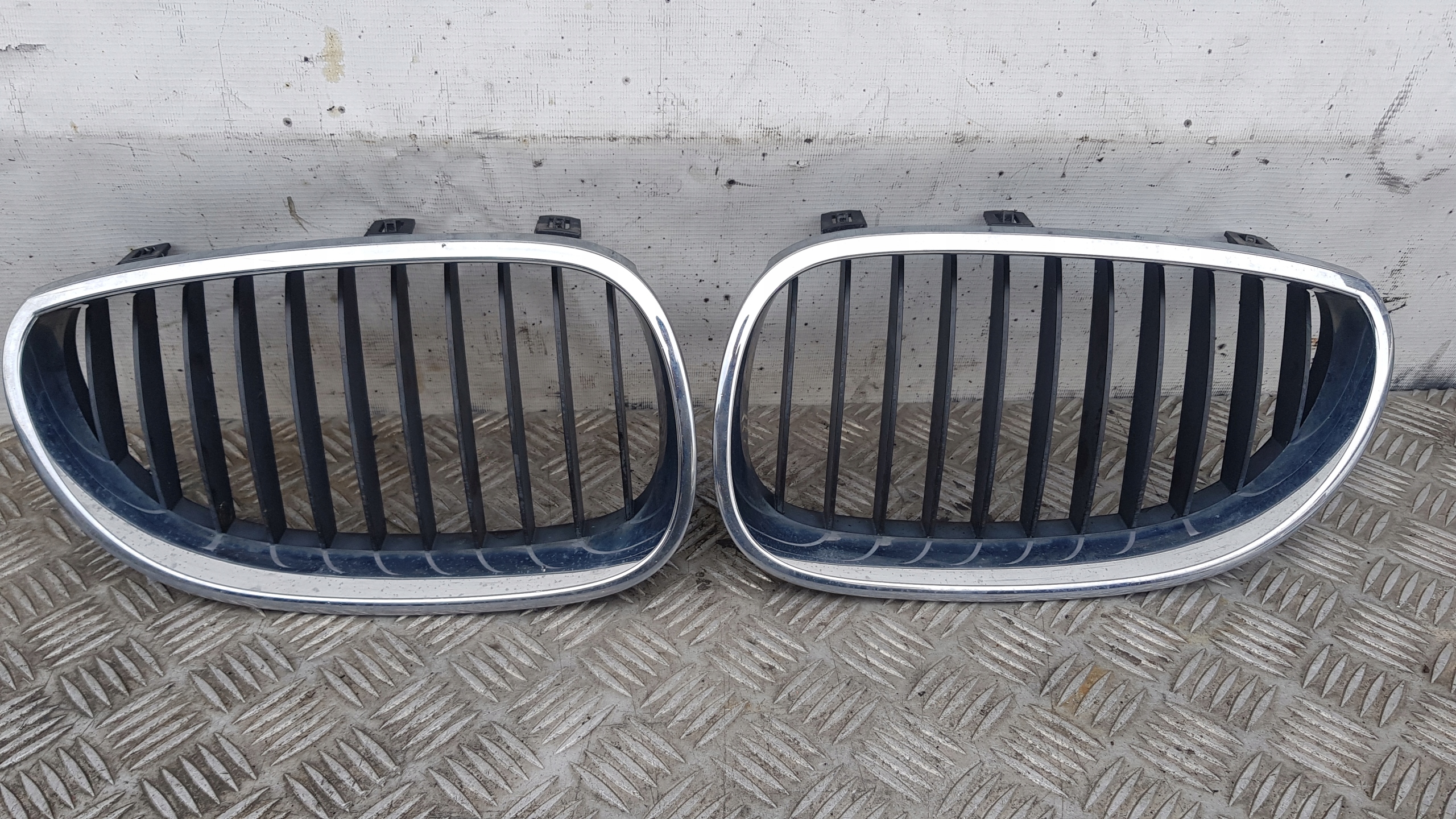 BMW 5 E61 E60 maska ledvinka nárazníku levá pravá