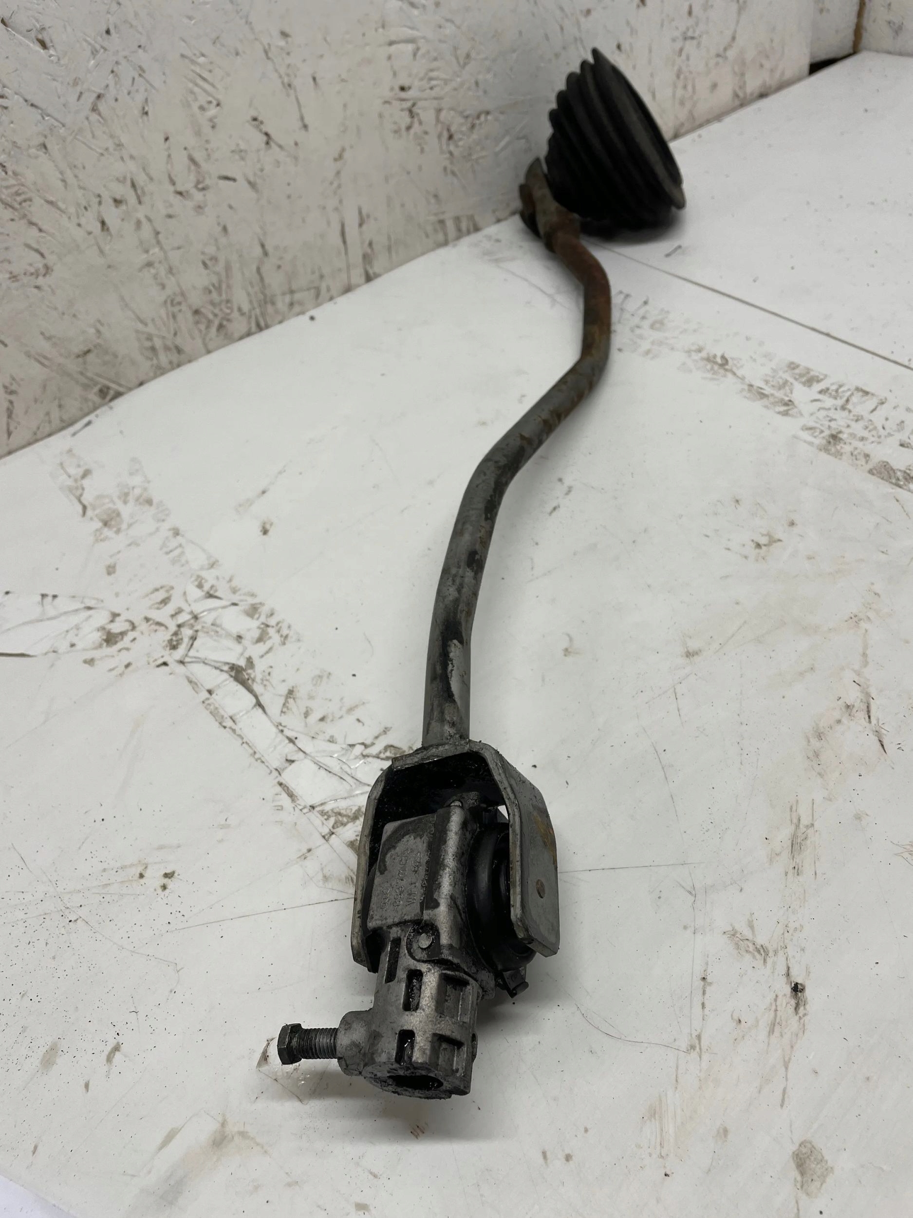 Cięgno zmiany biegów Audi Coupe 893711615