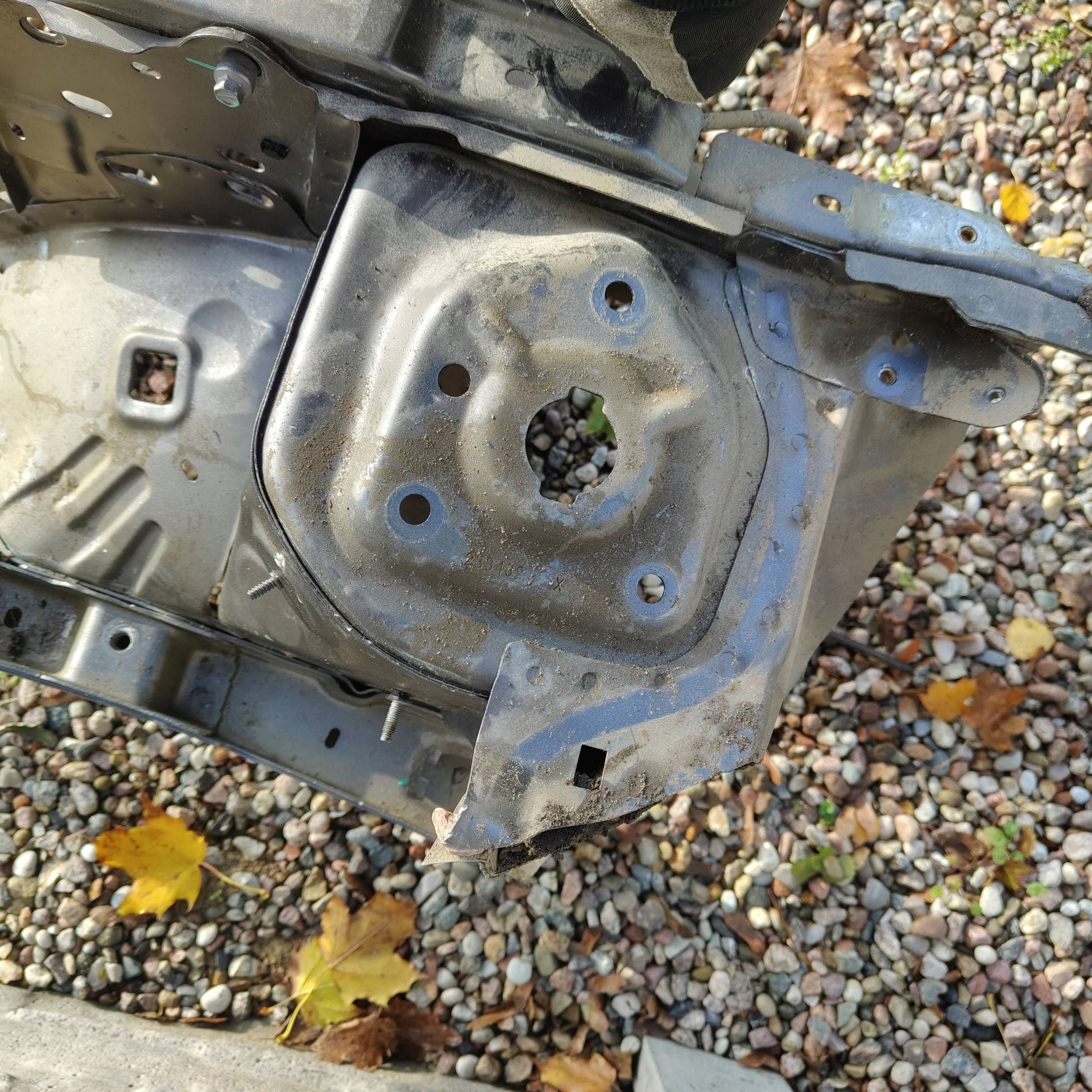 quarter front front side right Peugeot 208