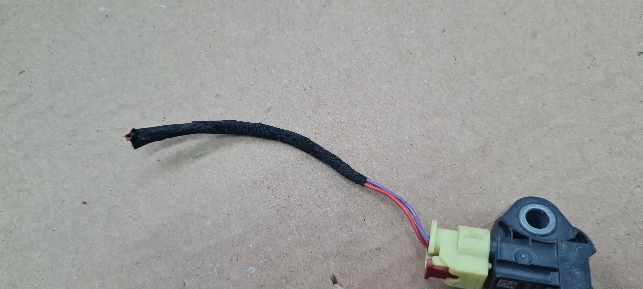 Q5 80A CRASHSENSOR DRUCKSENSOR UDERZENIOWY CONNECTOR CONTACT 4N0959651D A6 C8 A7