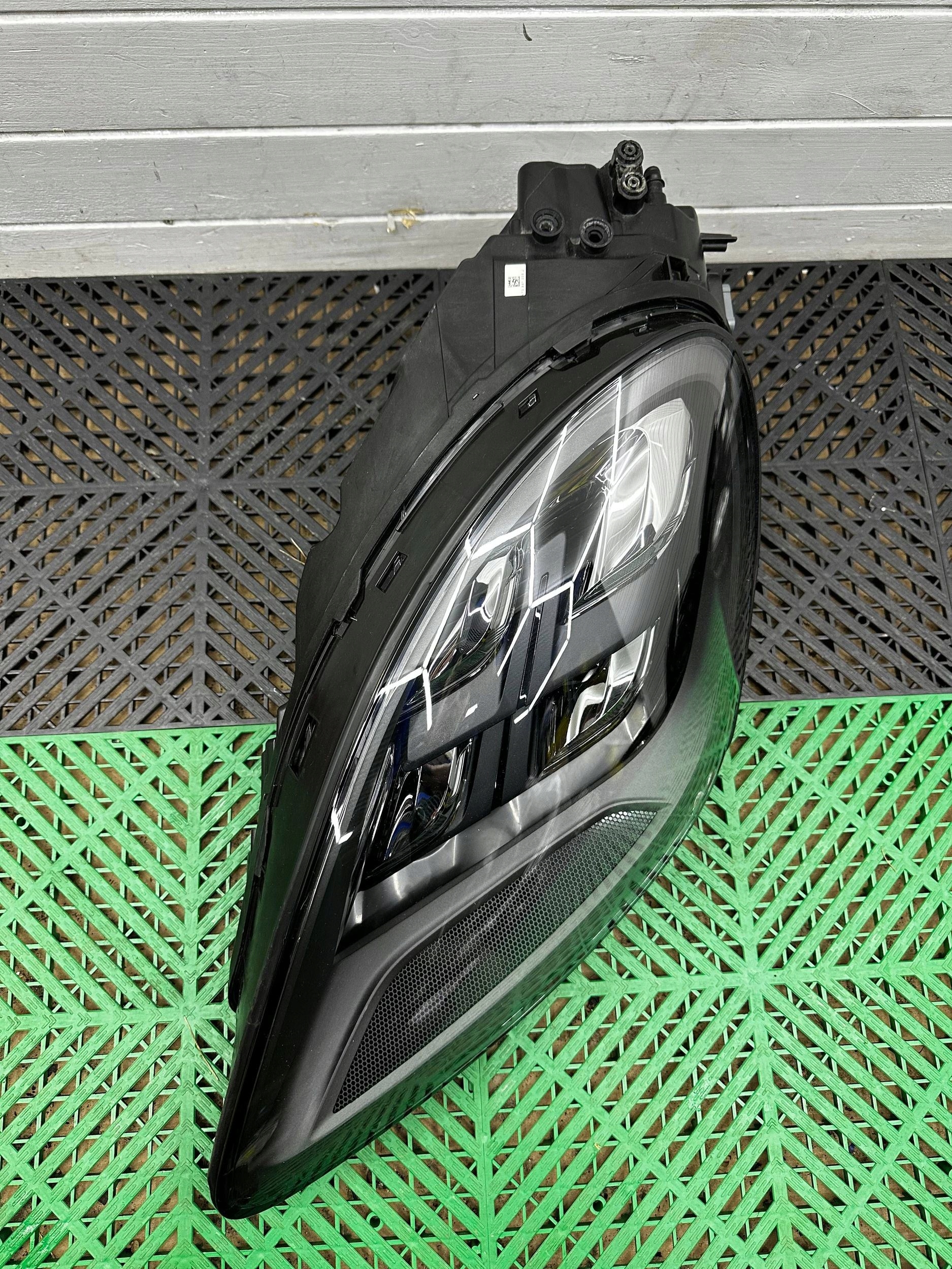 Reflektor front side left Porsche Cayenne (9Y0 9Y3) 9Y0941035J