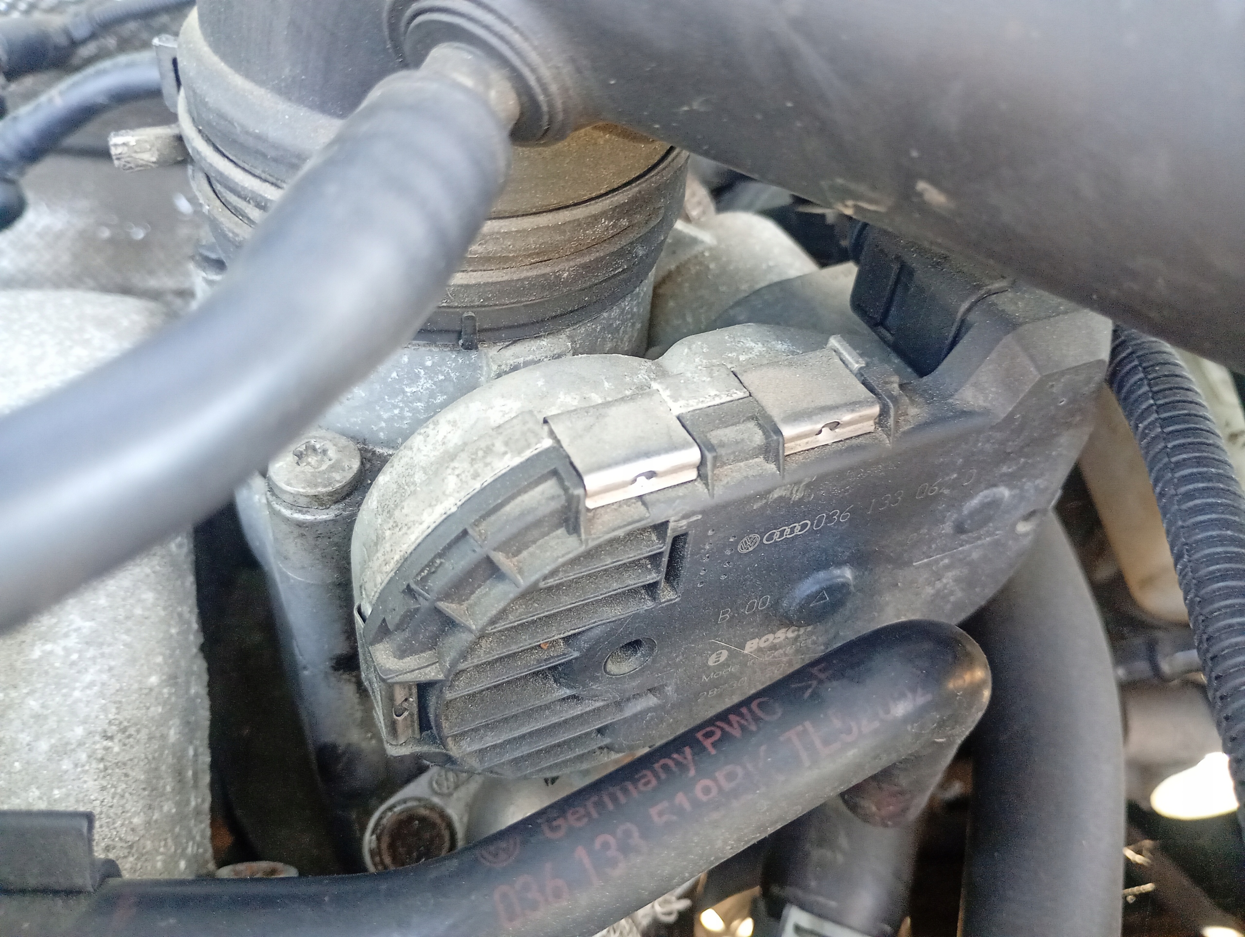 Valvola a farfalla VW Bora 98-05 1.6 FSI OE 036133067D