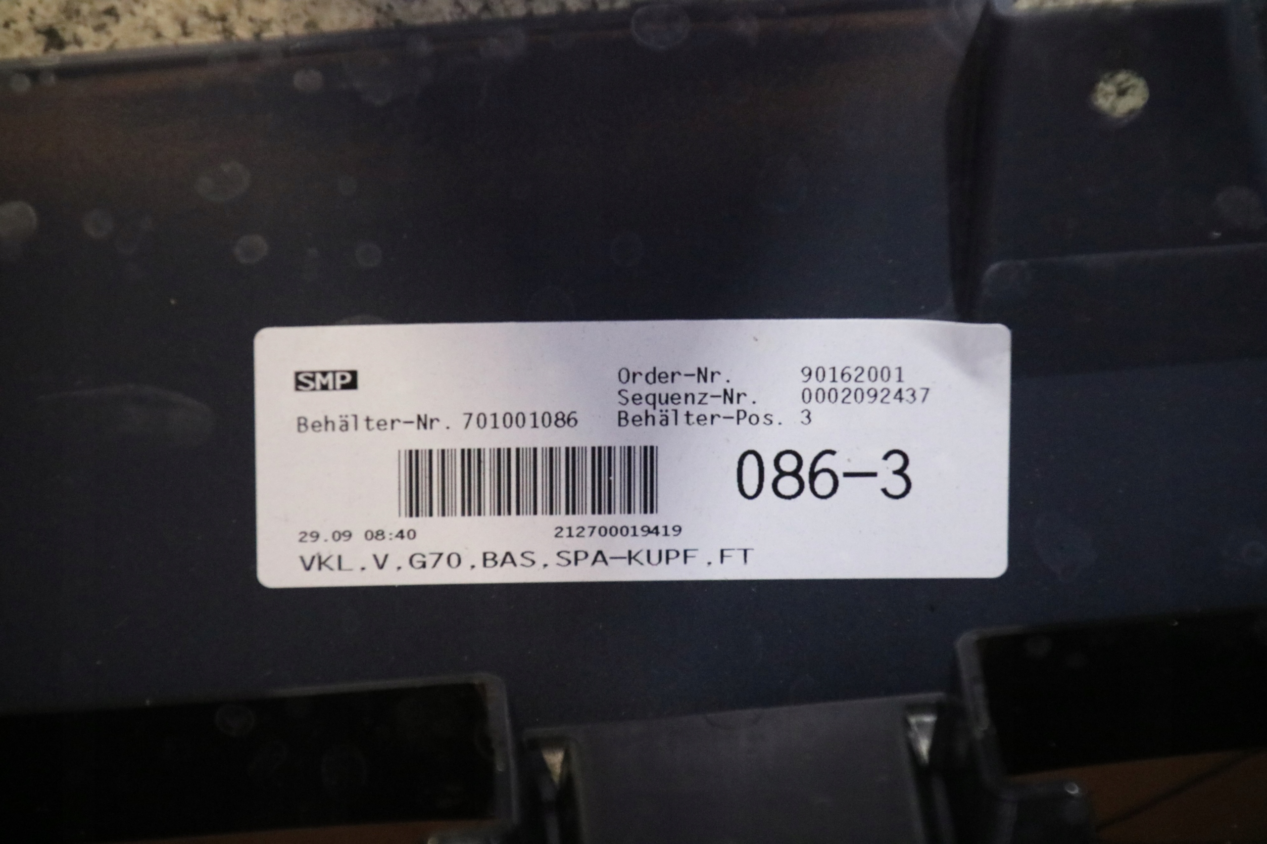 BMW 7 G70 i7 bumper front front colour C55