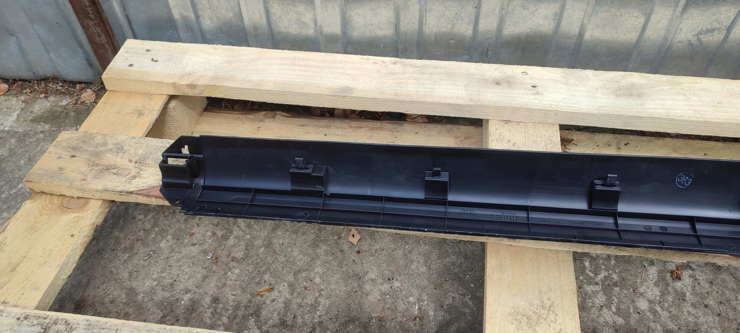 cover moulding threshold right front AUDI A5 COUPE 8T0853906A