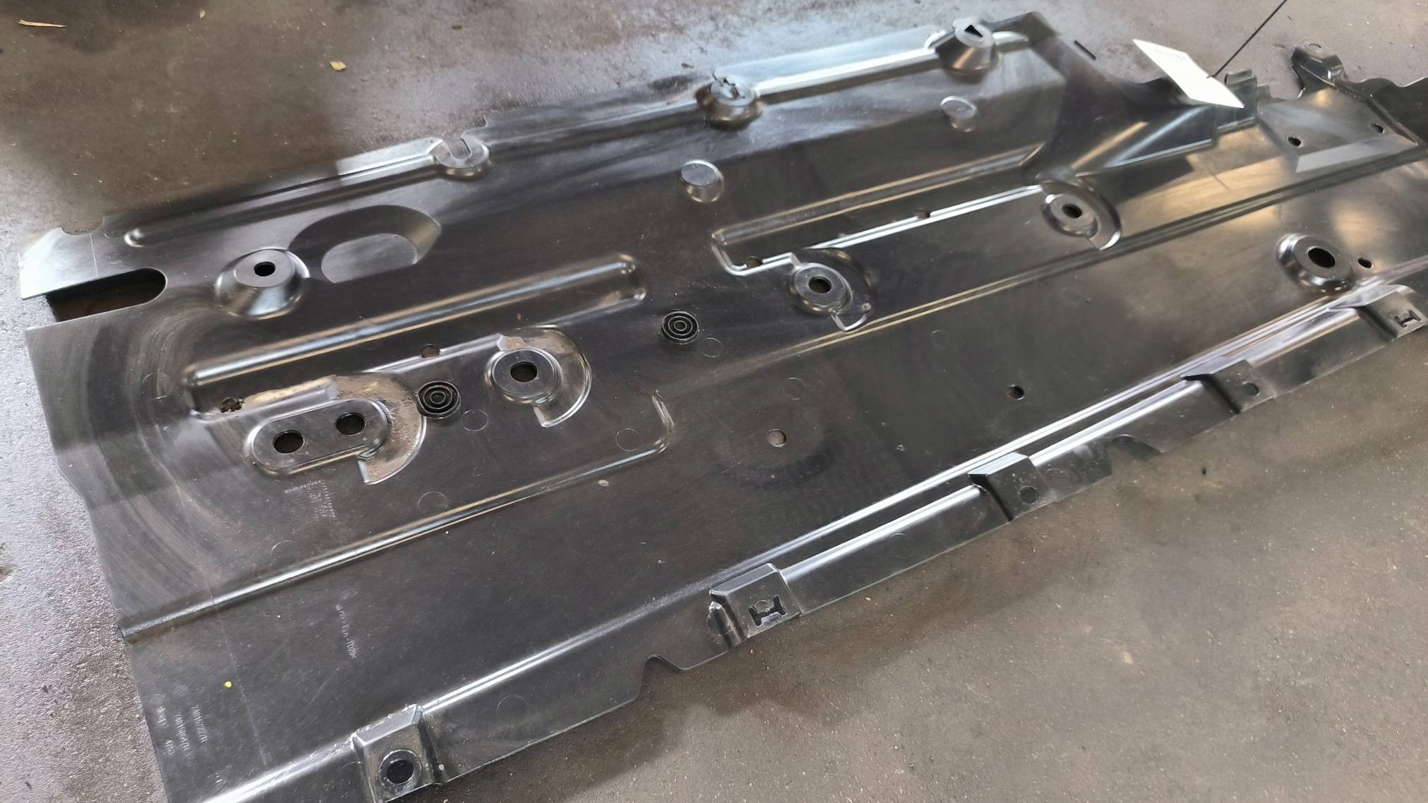 Blende Abdeckung Unterfahrschutz 748157227R DACIA JOGGER LIFT