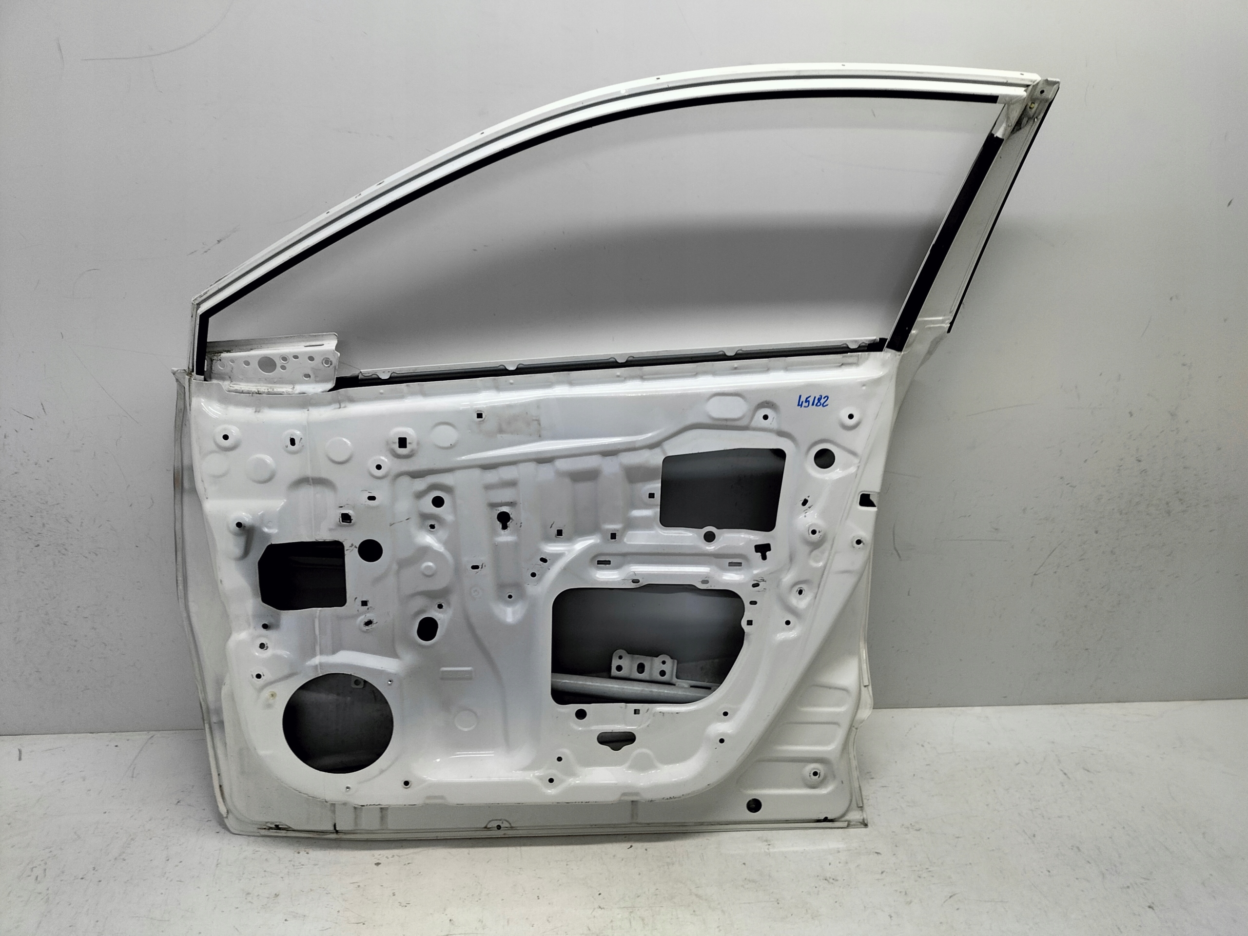 door front front right TOYOTA CHR C-HR 16-23