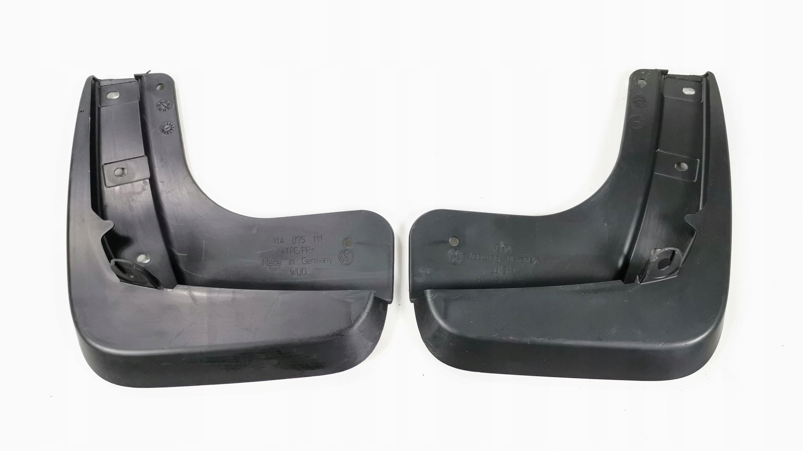CHLAPACZE PRZÓD VW ID.4 ID4 11A075111 KOMPLET Strona zabudowy przód