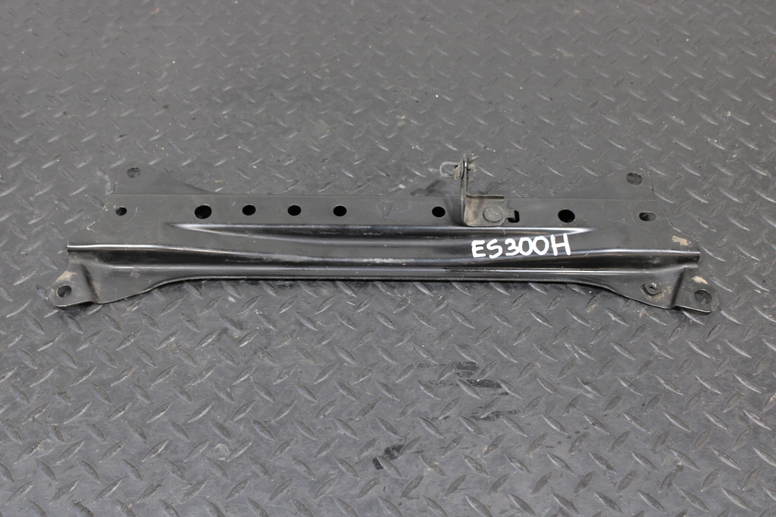 sider pillar holder LEXUS ES 300H ES300H VII 7