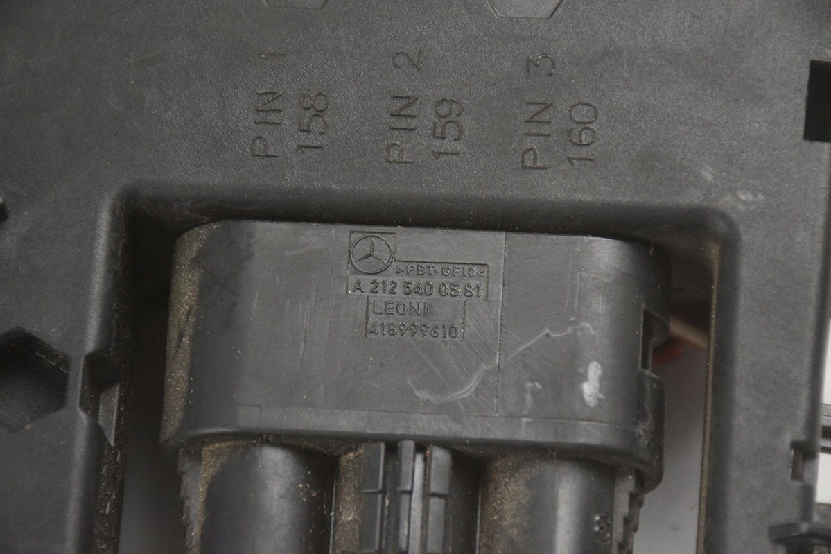 module compartment terminal plus MERCEDES W212 A2125400581