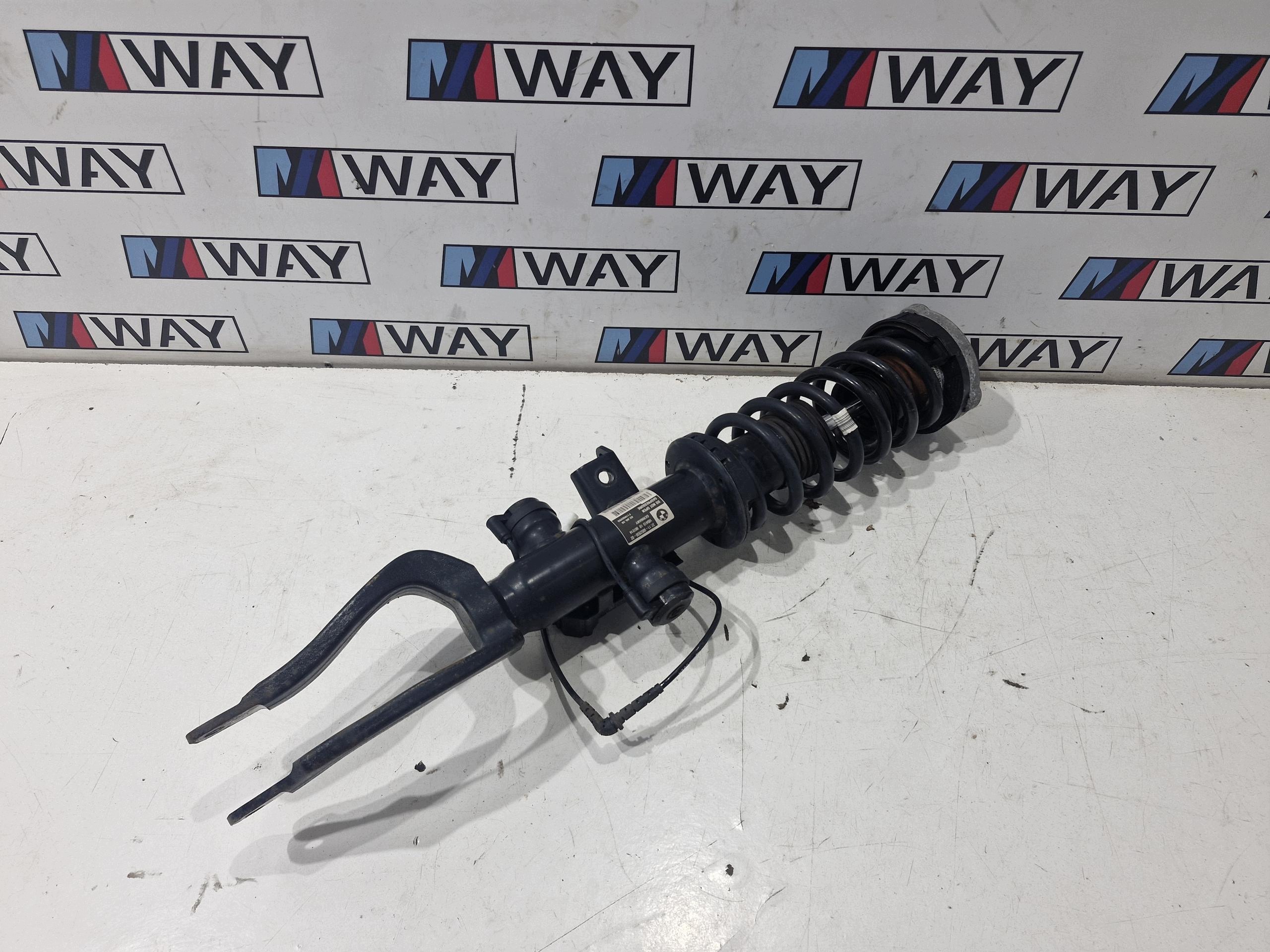 6852930 BMW F11 shock absorber front right right front