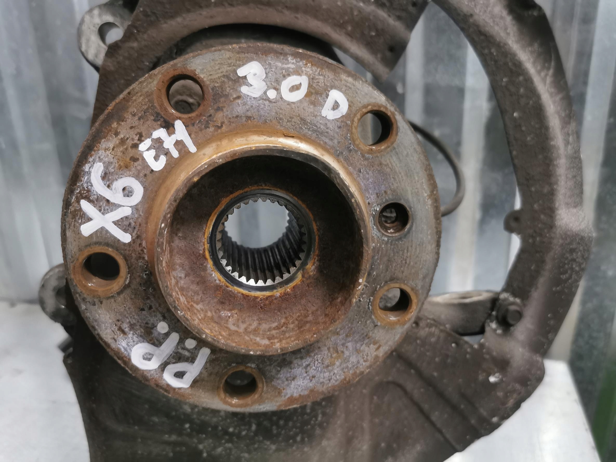 otoč čepu pravý předek XDRIVE BMW X6 E71 3.0D 306KM 6773784